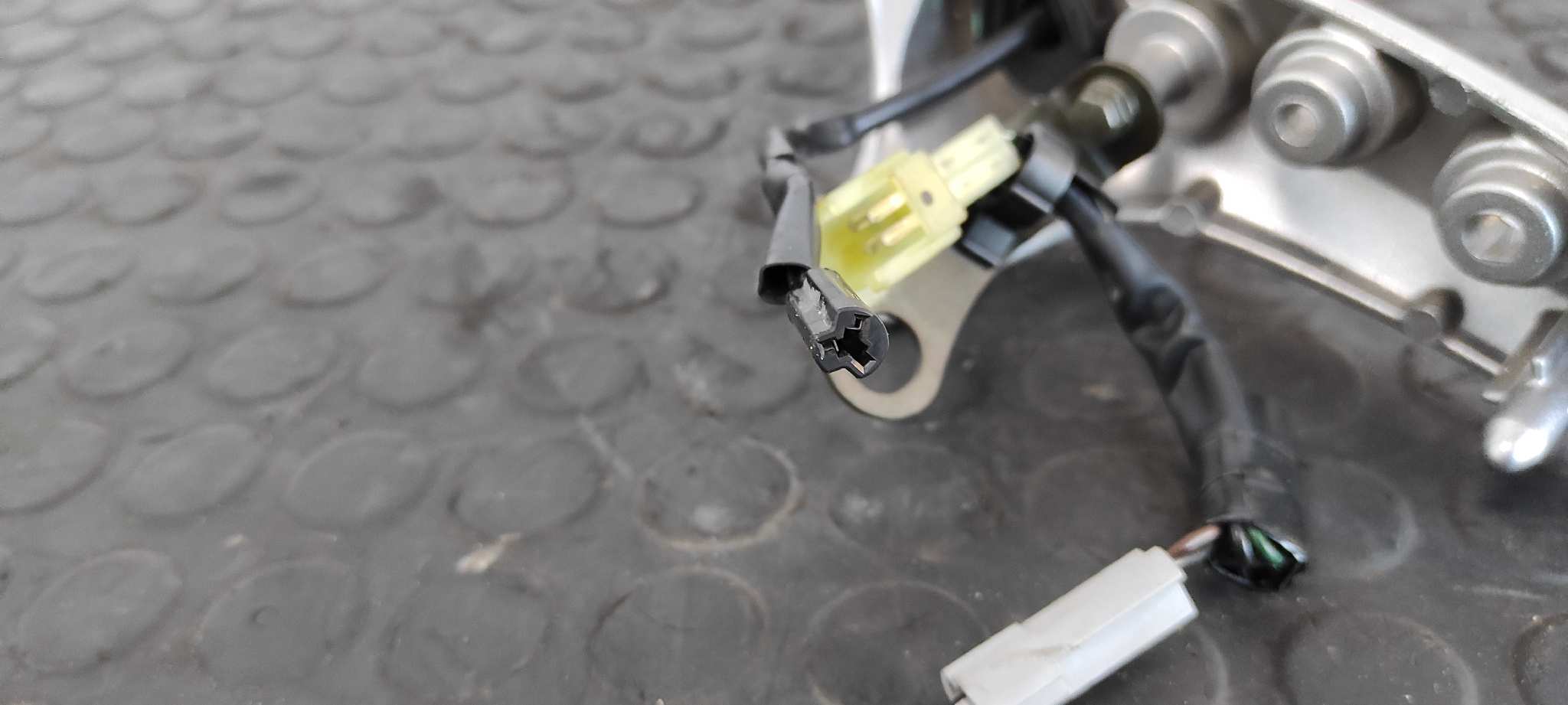 PILOTO DELANTERO DERECHO YAMAHA FZ 1 / FZ 6 FAZER - vista 8