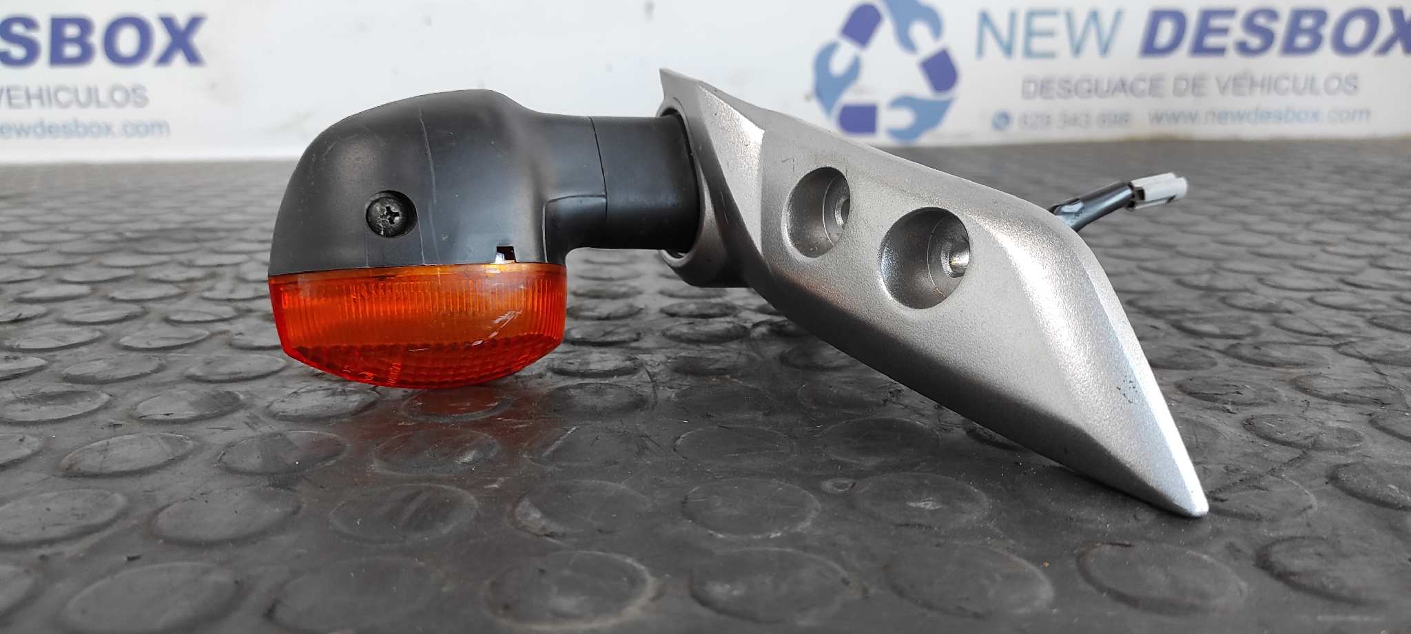 PILOTO DELANTERO IZQUIERDO YAMAHA FZ 1 / FZ 6 FAZER - vista 6