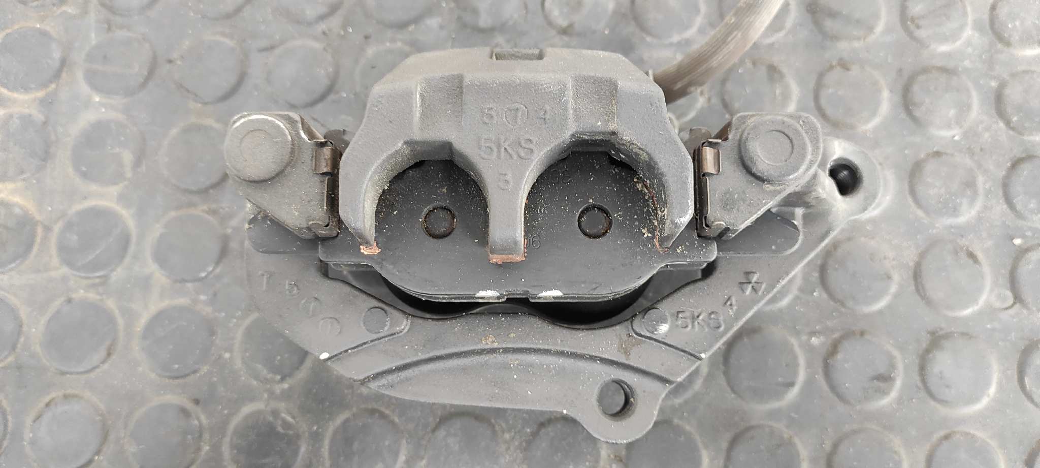 PINZA DE FRENO DELANTERA IZQUIERDA YAMAHA FZ 1 / FZ 6 FAZER