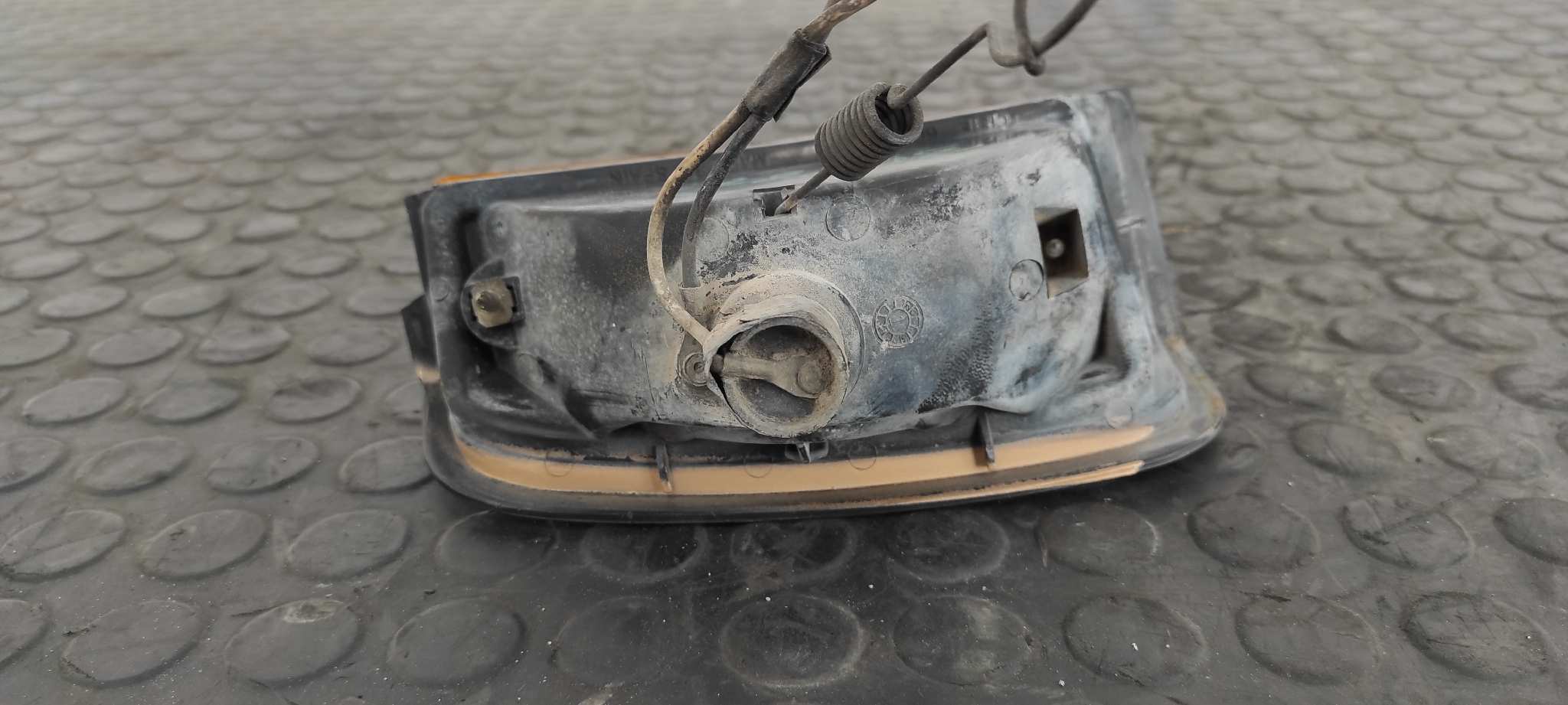 PILOTO DELANTERO IZQUIERDO RENAULT 14 - vista 2