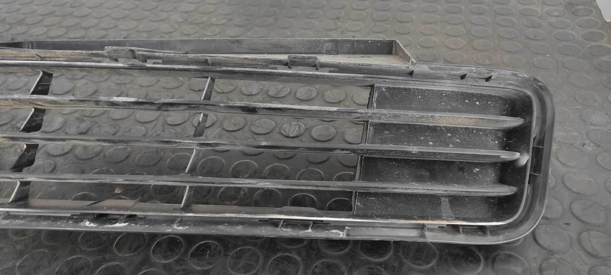 REJILLA PARAGOLPES CENTRAL TOYOTA PRIUS (NHW30) - vista 6