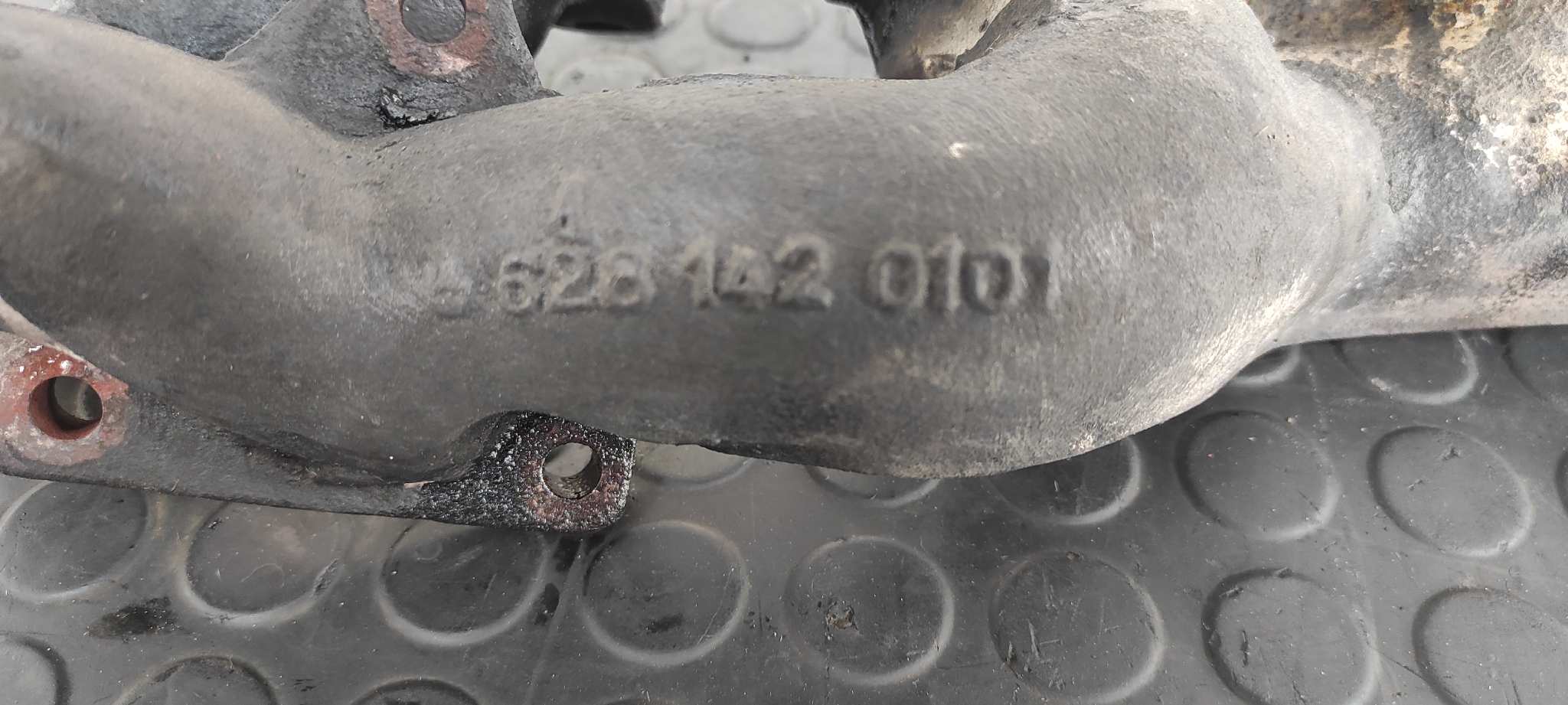 COLECTOR ESCAPE MERCEDES CLASE G (W463) - vista 2