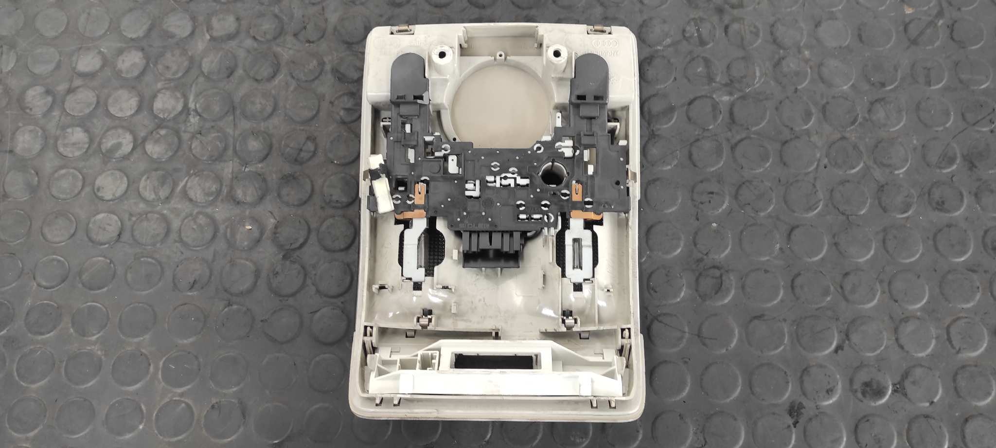 LUZ INTERIOR AUDI A3 SPORTBACK (8P) - vista 2