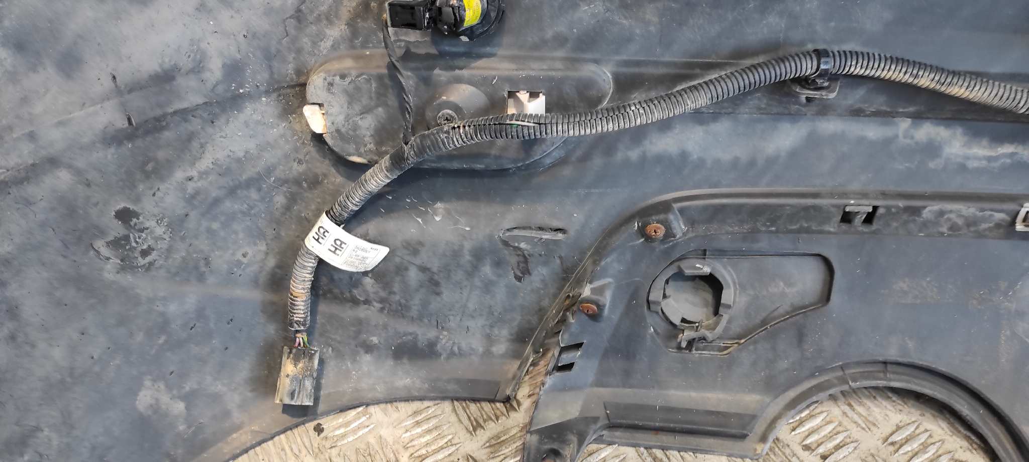 PARAGOLPES TRASERO CHEVROLET CAPTIVA - vista 6