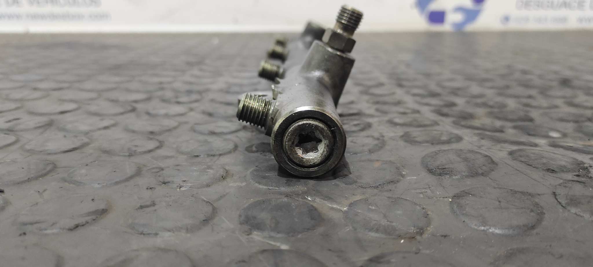 RAMPA INYECTORA MERCEDES-BENZ CLASE G (W463) - vista 4