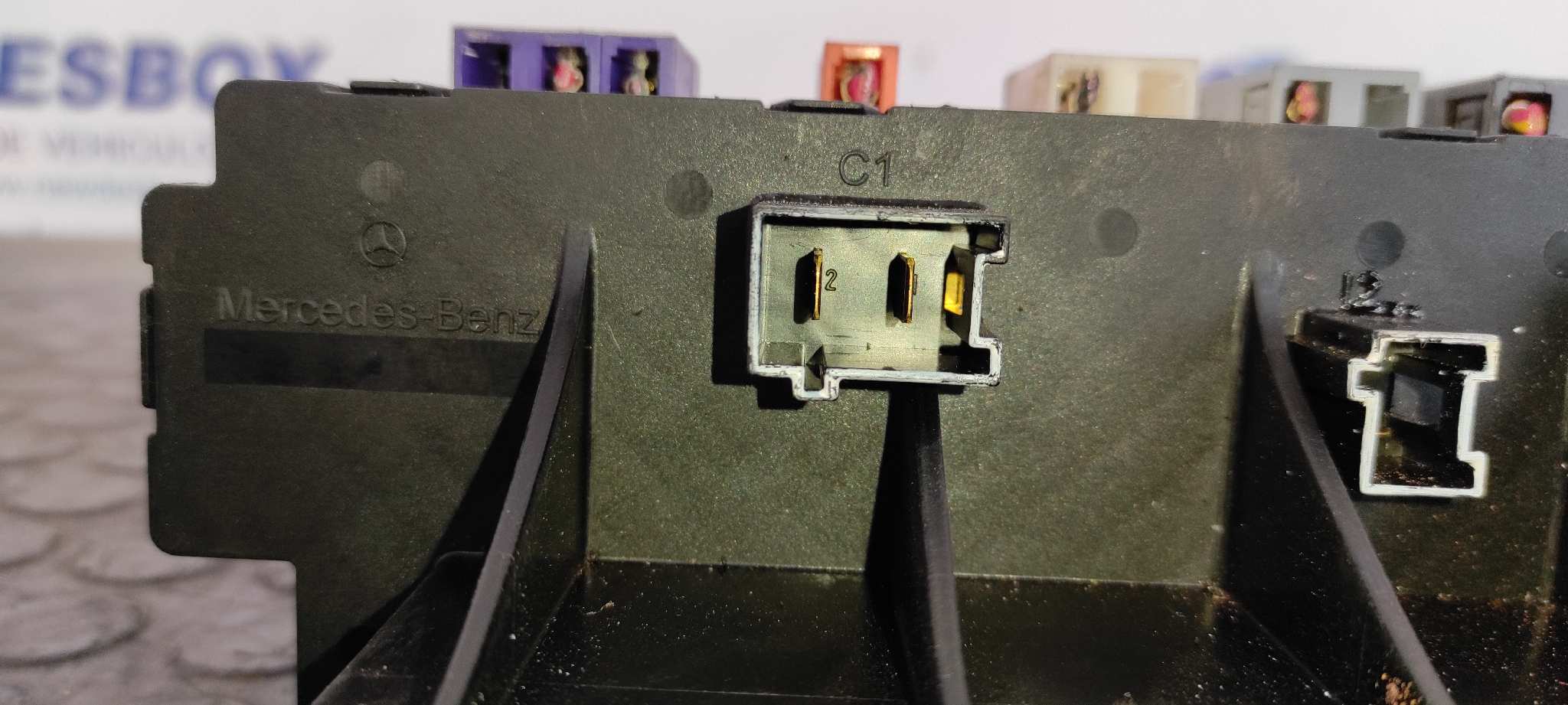 CAJA RELES / FUSIBLES MERCEDES-BENZ CLASE S (W220) BERLINA - vista 5