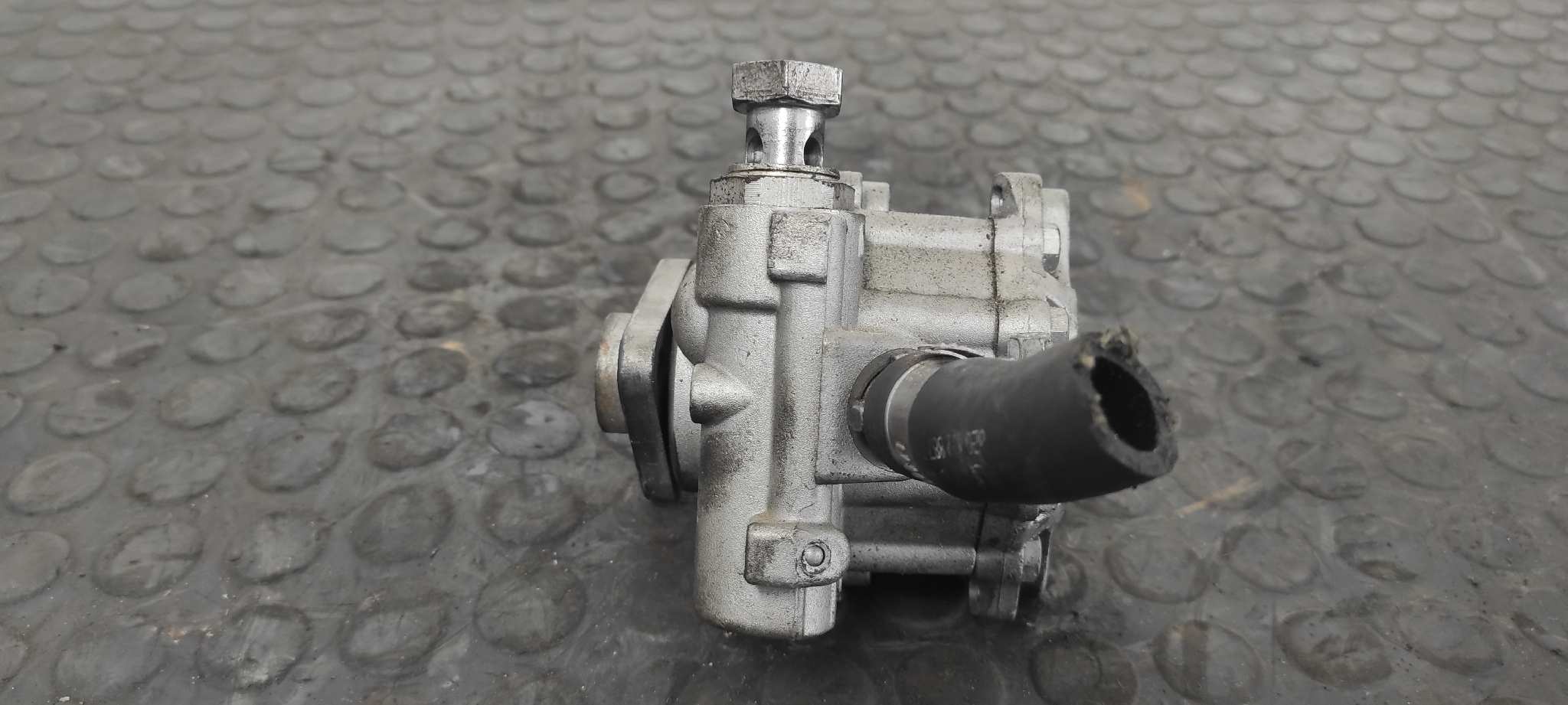 BOMBA DIRECCION AUDI A4 BERLINA (8E) - vista 3