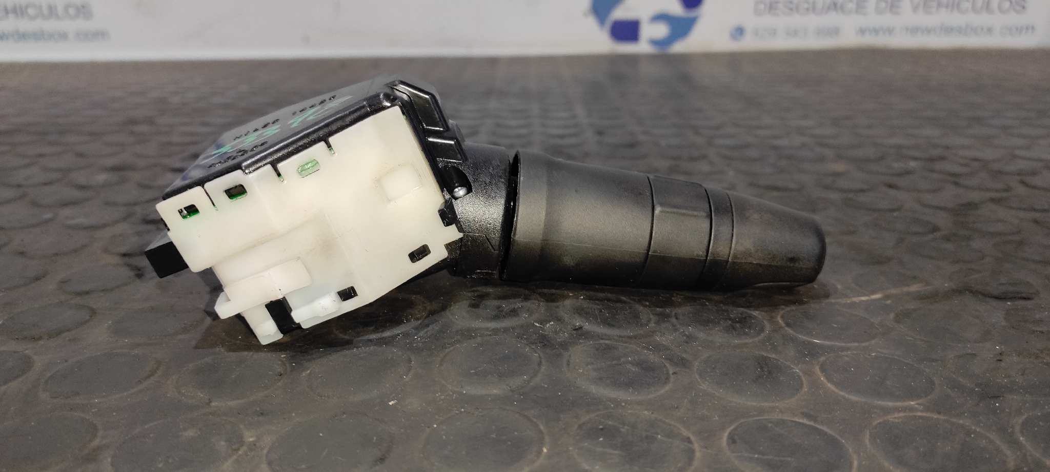 MANDO LUCES NISSAN CABSTAR - vista 4