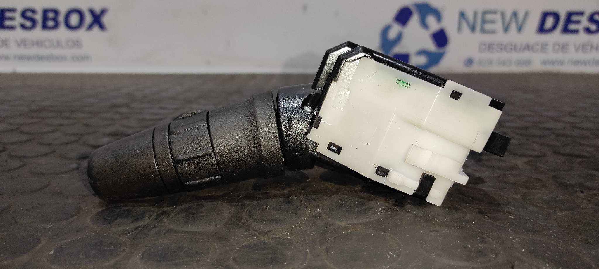 MANDO LIMPIA NISSAN CABSTAR - vista 3