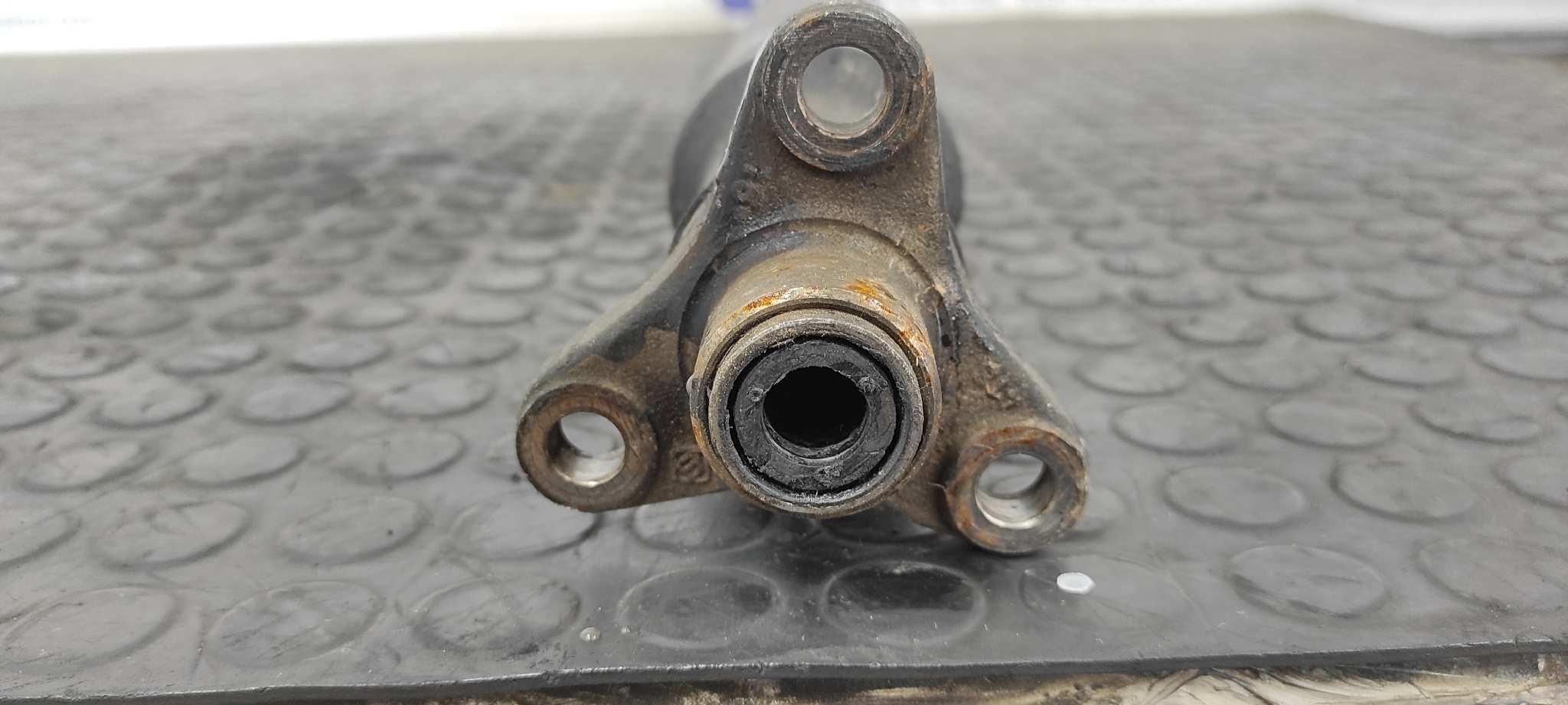 TRANSMISION CENTRAL NISSAN CABSTAR - vista 3