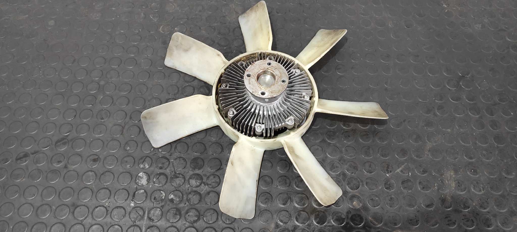 VENTILADOR VISCOSO MOTOR NISSAN CABSTAR - vista 4