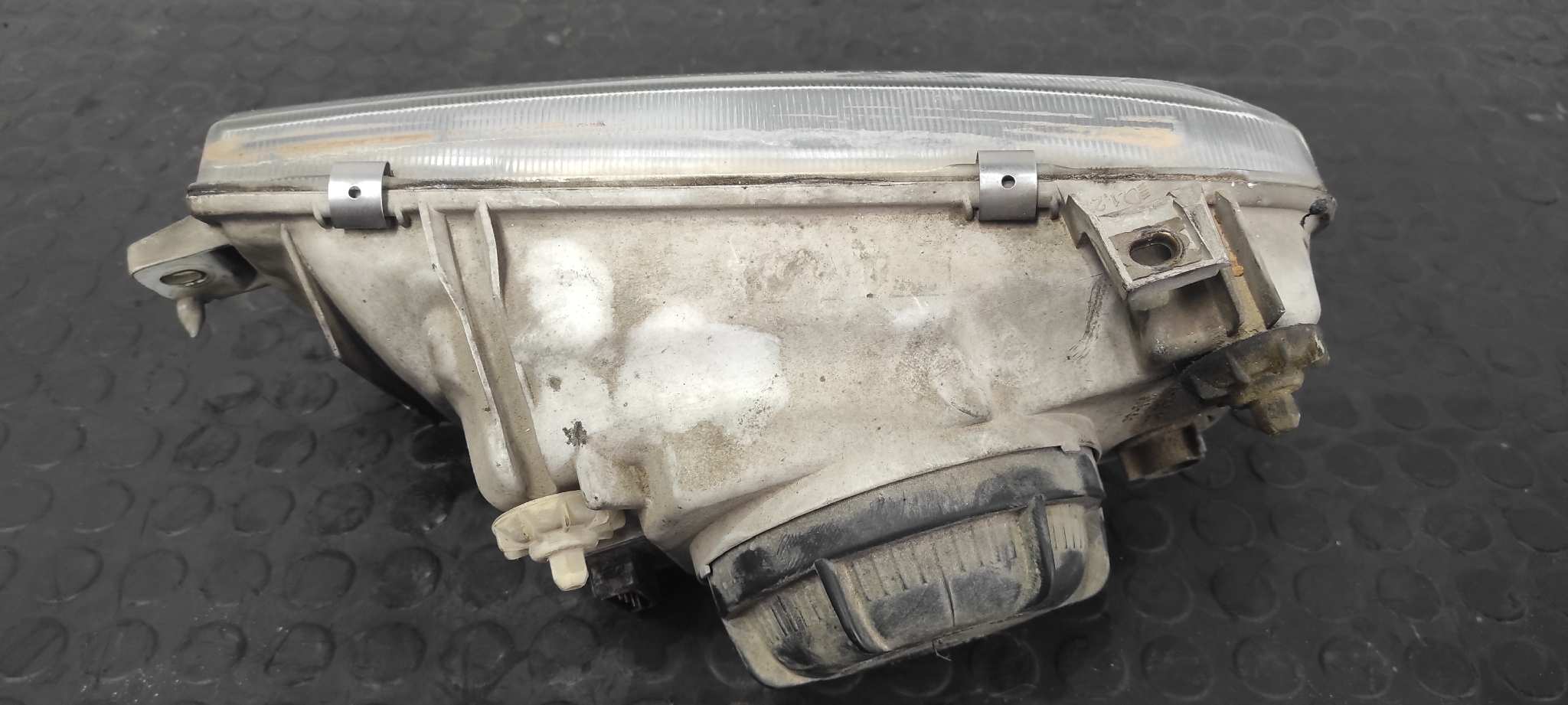 FARO DERECHO VOLKSWAGEN VENTO (1H2) - vista 5