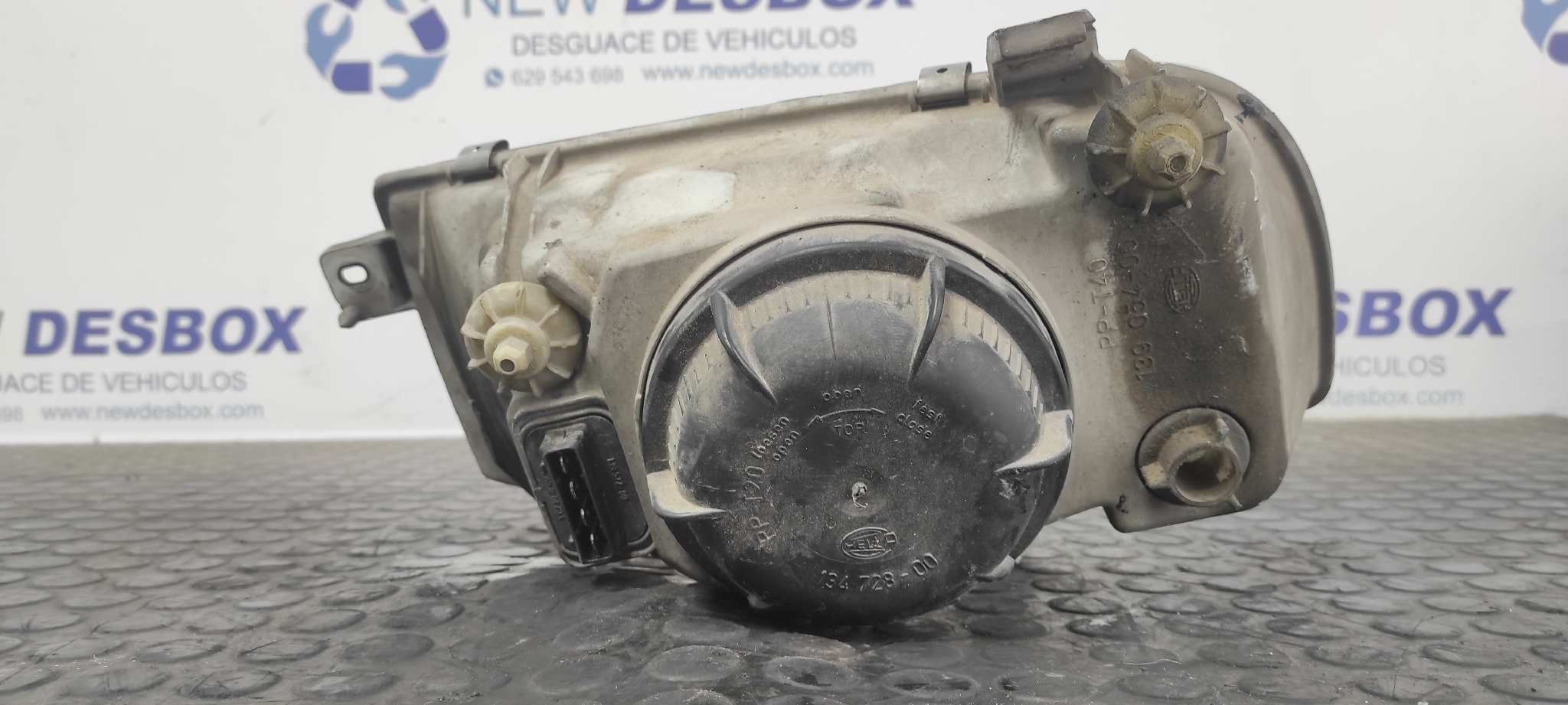 FARO DERECHO VOLKSWAGEN VENTO (1H2) - vista 6