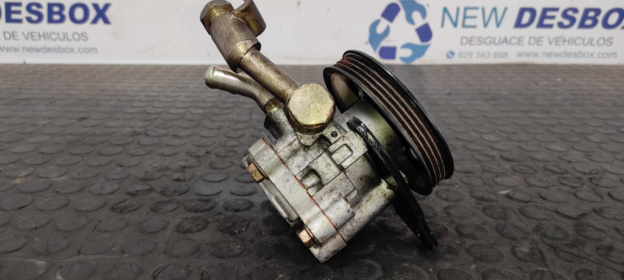 BOMBA DIRECCION NISSAN CABSTAR - vista 2