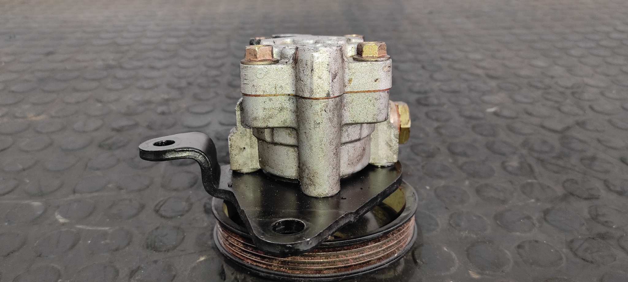 BOMBA DIRECCION NISSAN CABSTAR - vista 6