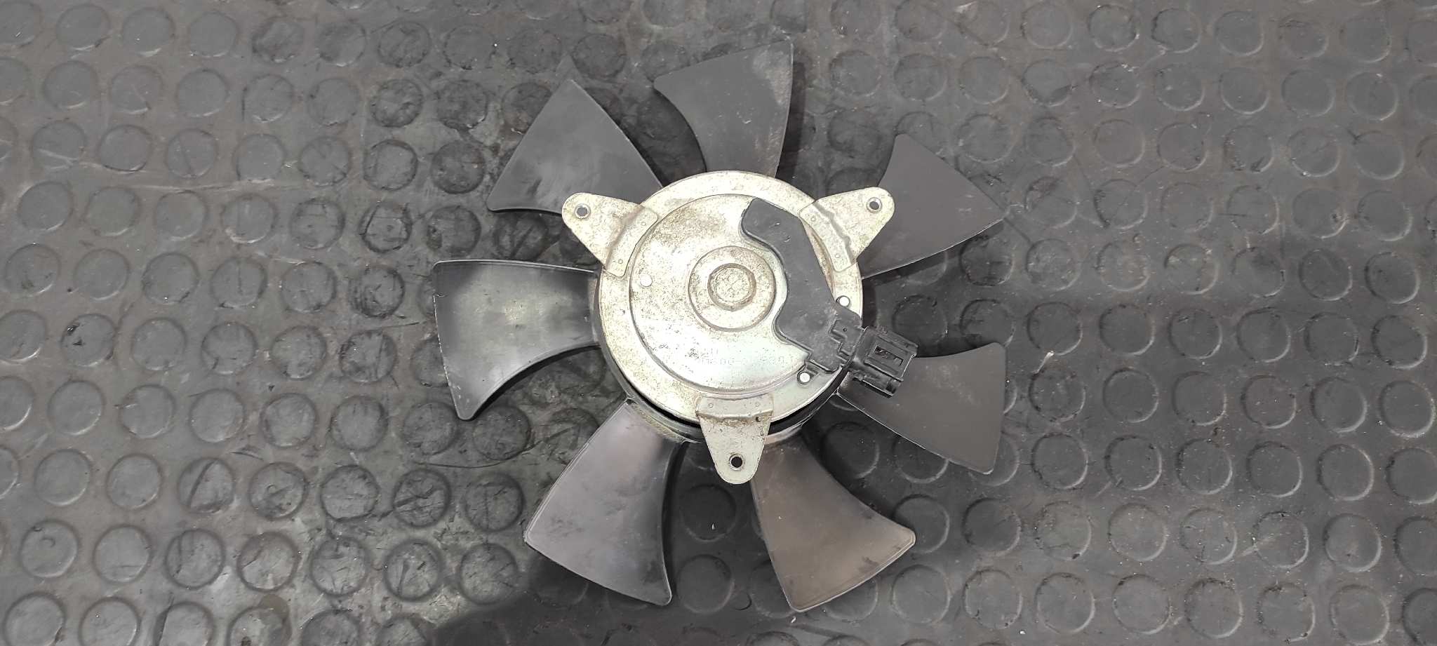 ELECTROVENTILADOR NISSAN CABSTAR - vista 2