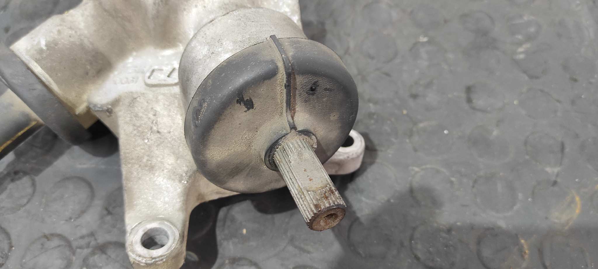 CAJA DIRECCION NISSAN CABSTAR - vista 4