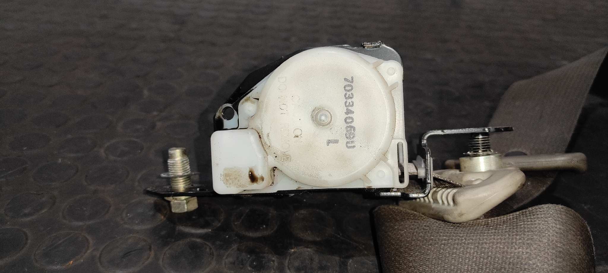 CINTURON DELANTERO IZQUIERDO NISSAN CABSTAR - vista 2