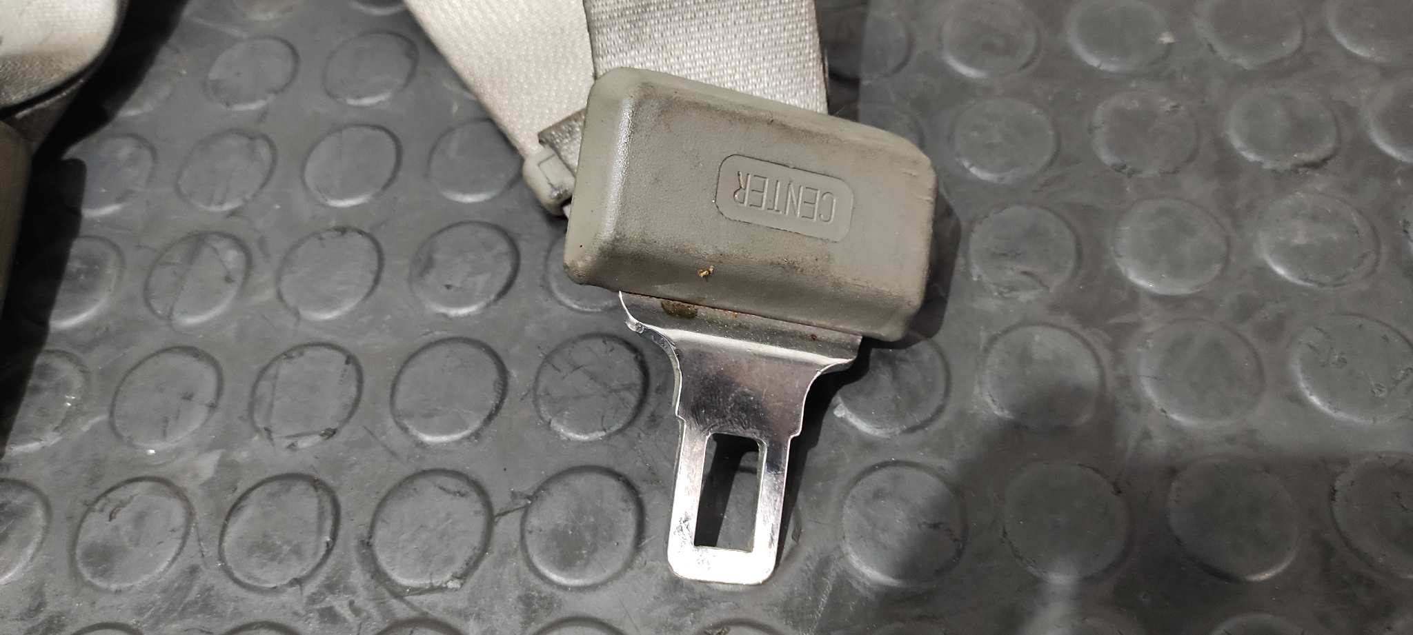 CINTURON DELANTERO DERECHO NISSAN CABSTAR - vista 2