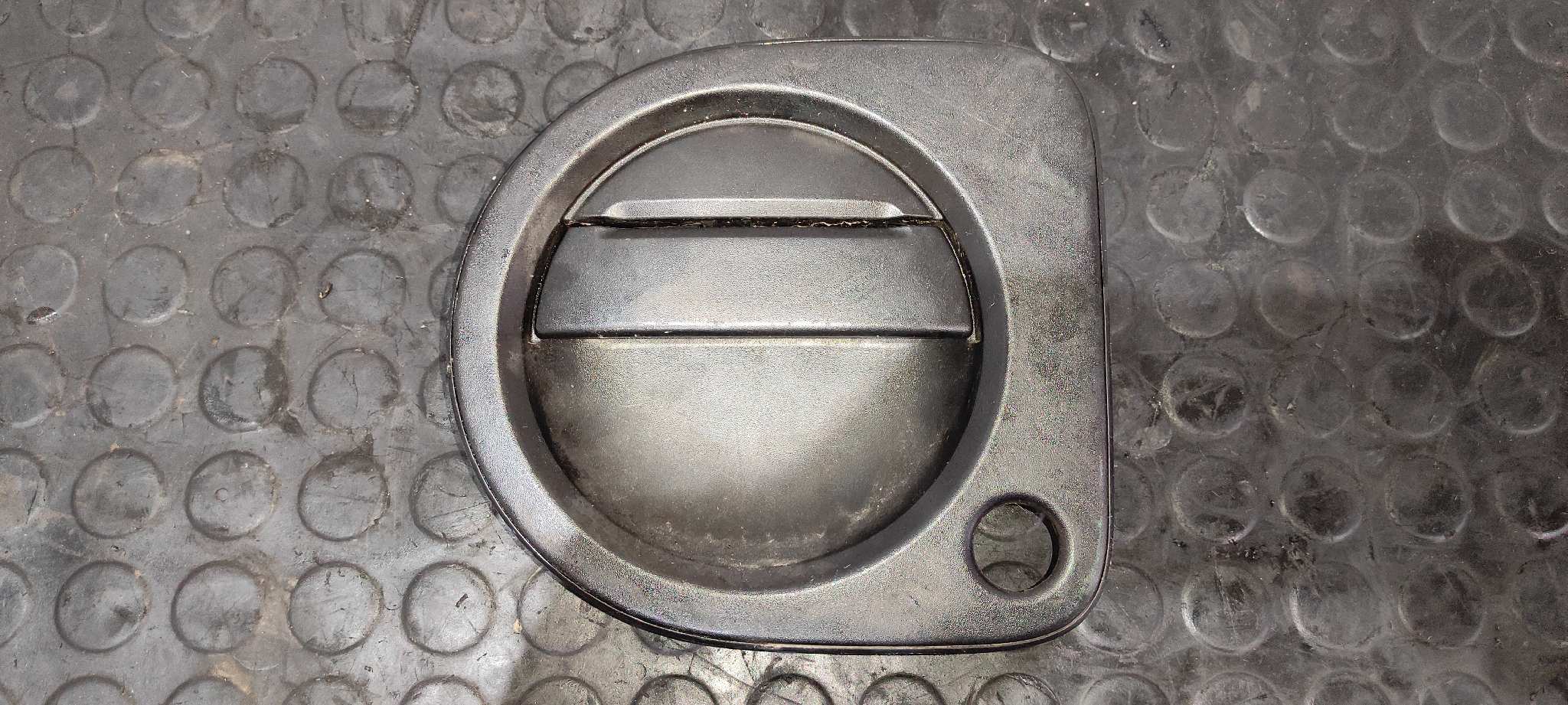 MANETA DELANTERA IZQUIERDA NISSAN CABSTAR