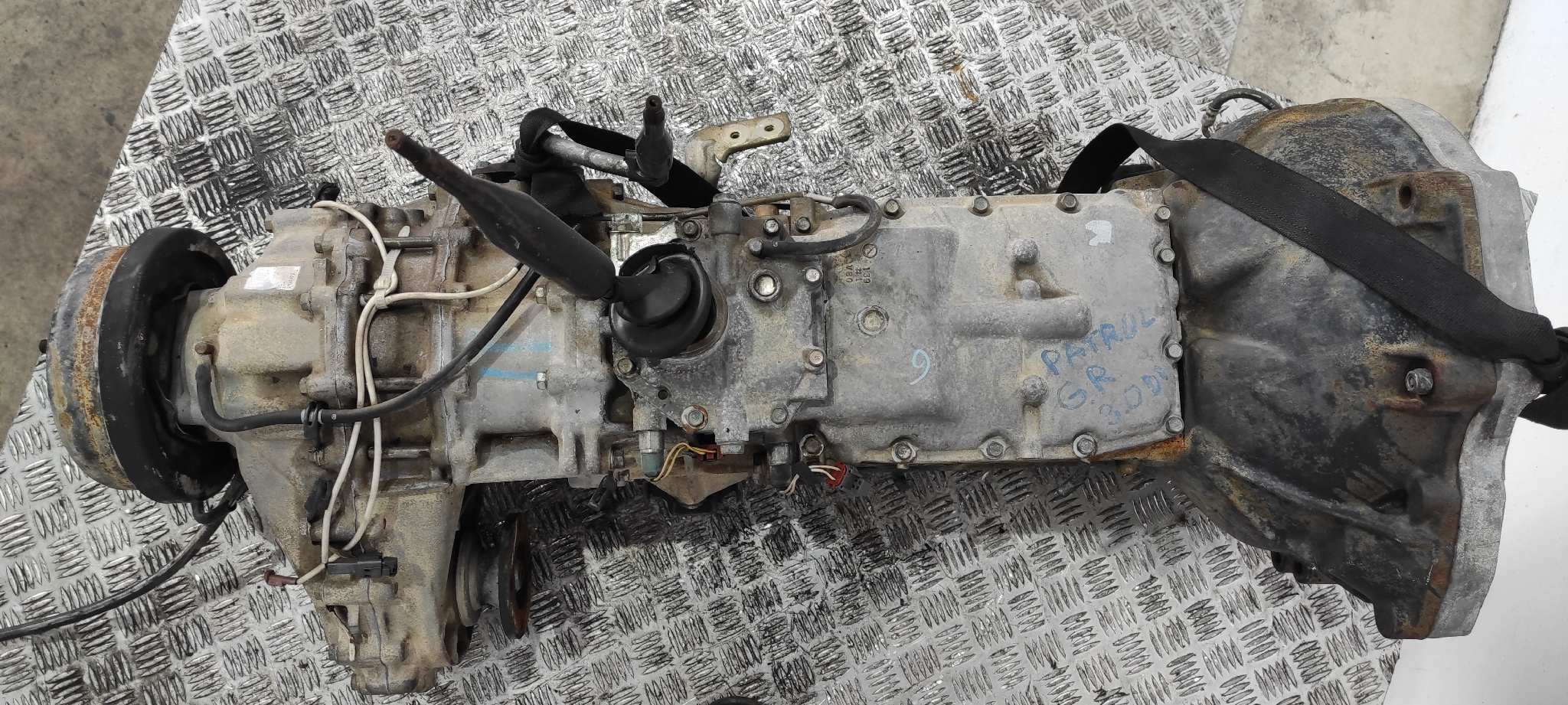 CAJA CAMBIOS NISSAN PATROL GR (Y61) - recambio desguace - vista 9