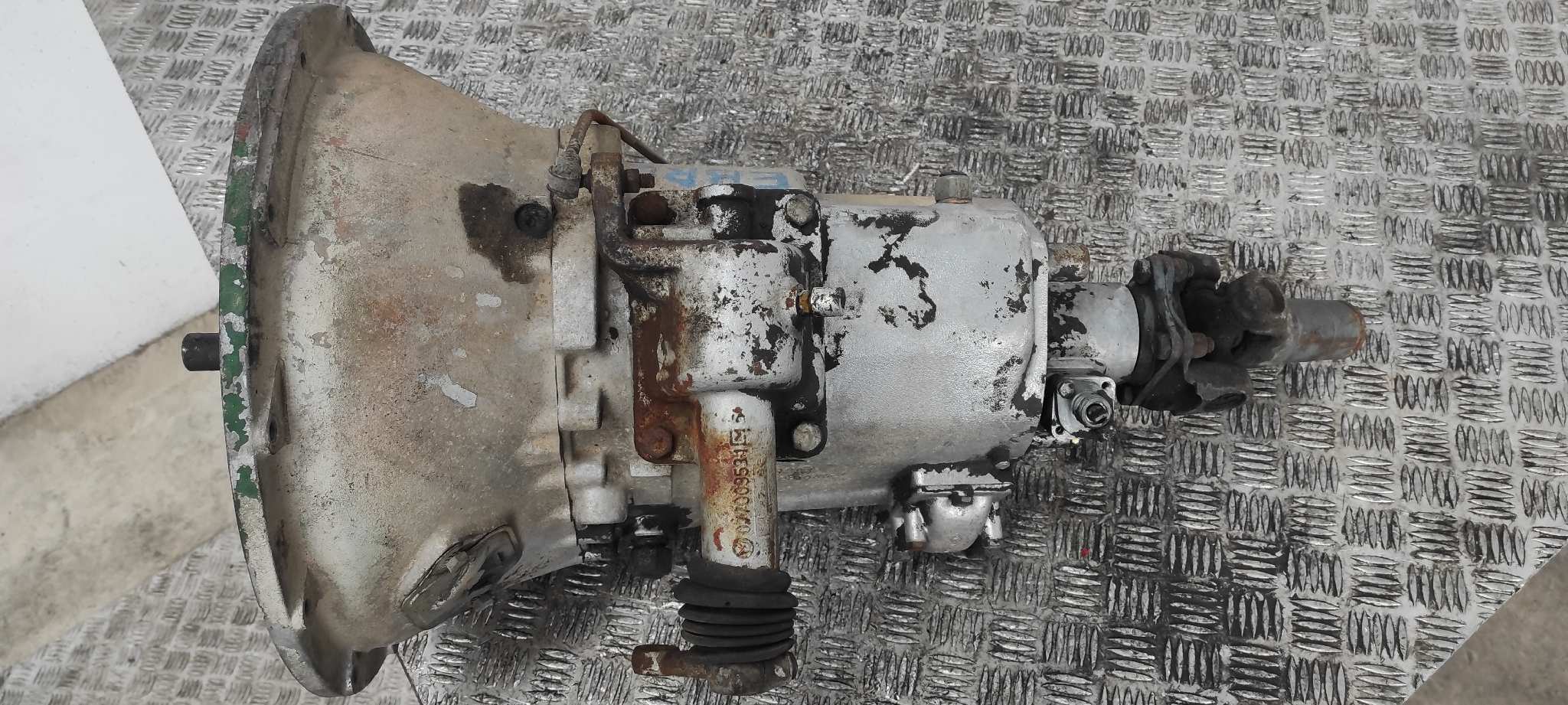 CAJA CAMBIOS NISSAN L - - vista 2