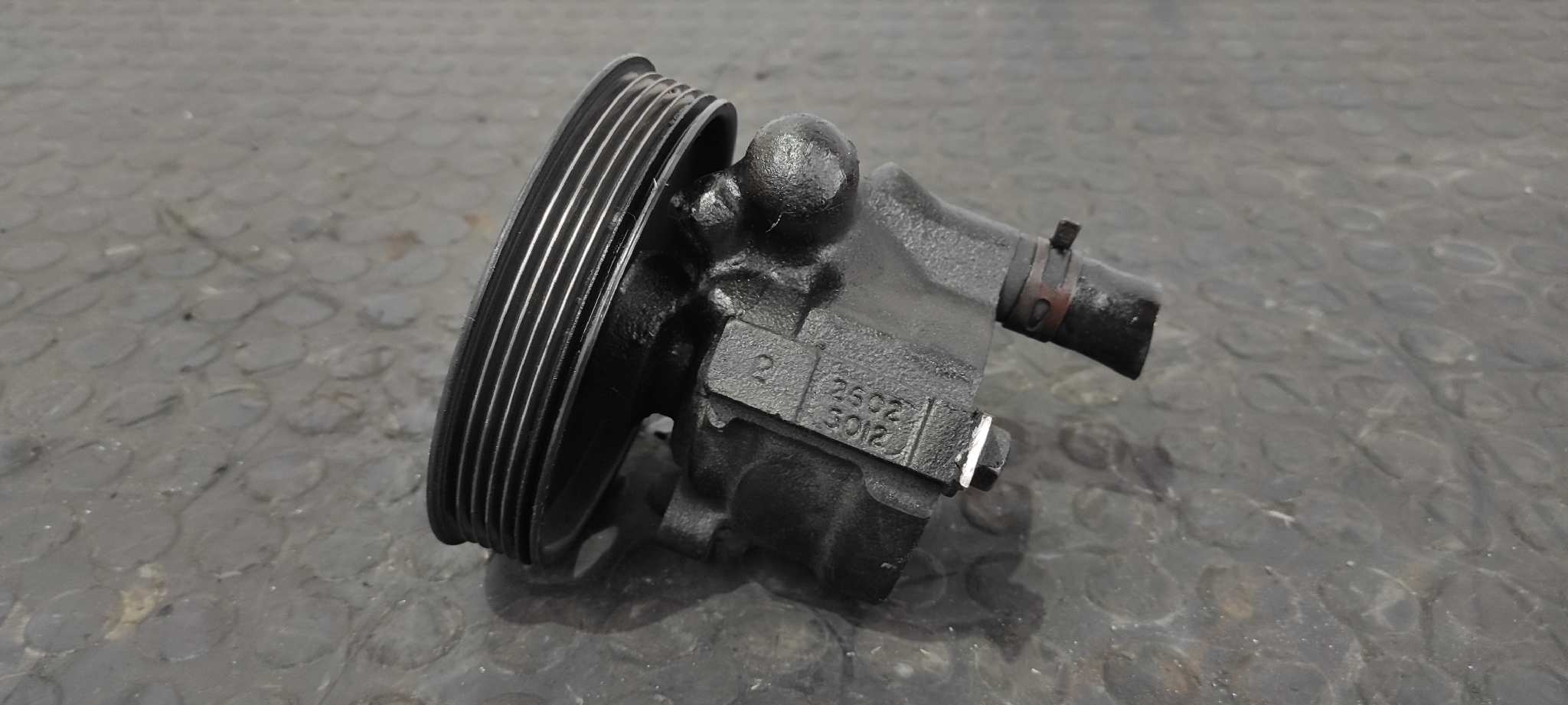 BOMBA DIRECCION RENAULT KANGOO (F/KC0) - vista 7