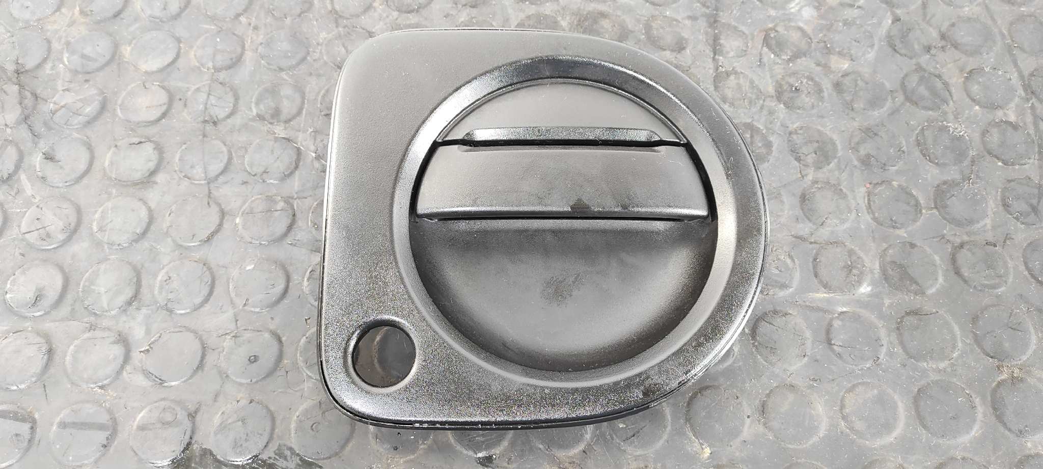 MANETA DELANTERA DERECHA NISSAN CABSTAR