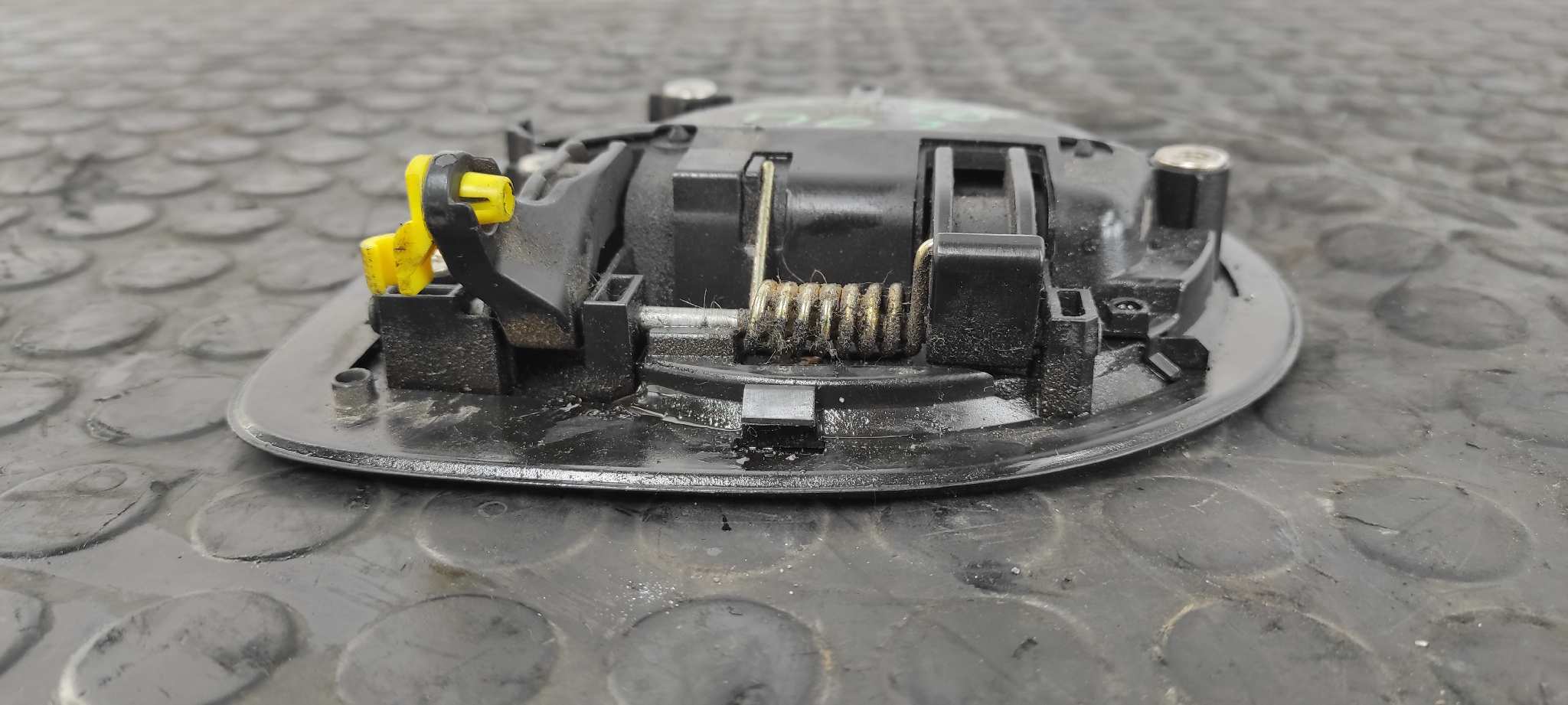 MANETA DELANTERA DERECHA NISSAN CABSTAR - vista 3