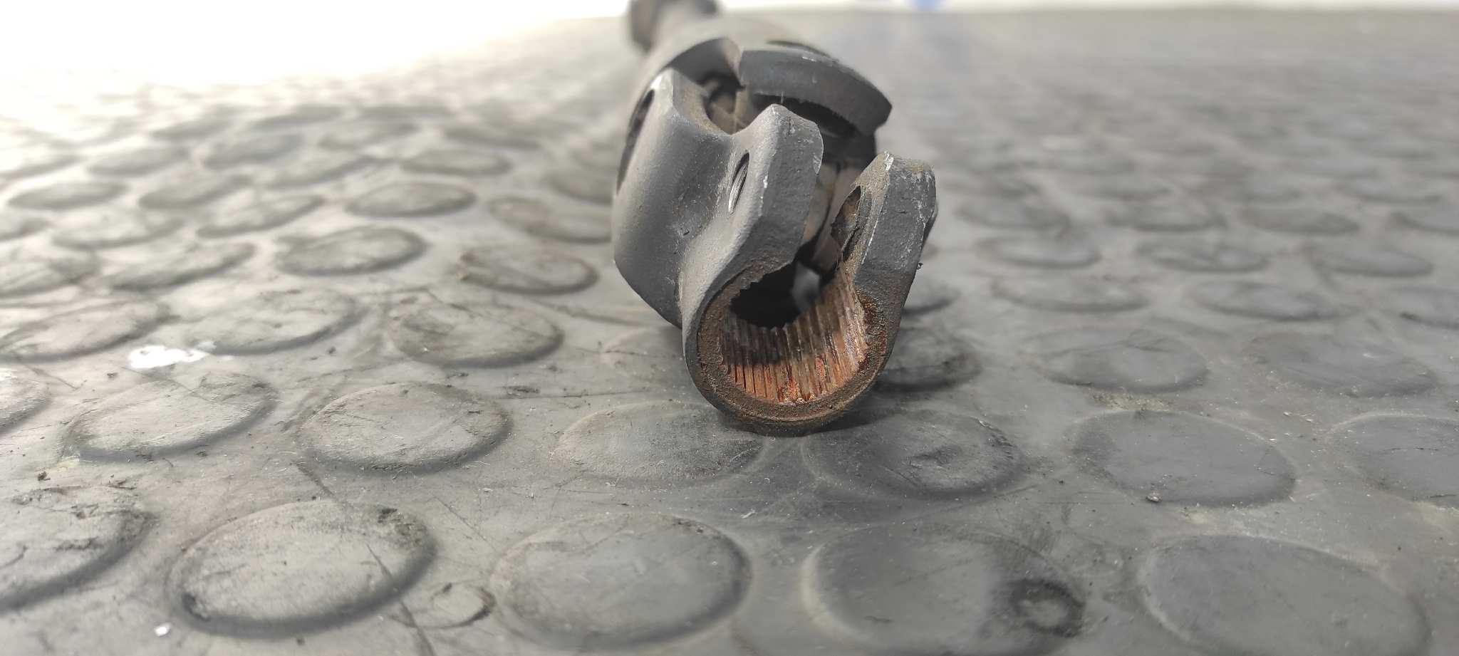 COLUMNA DIRECCION NISSAN CABSTAR - vista 2