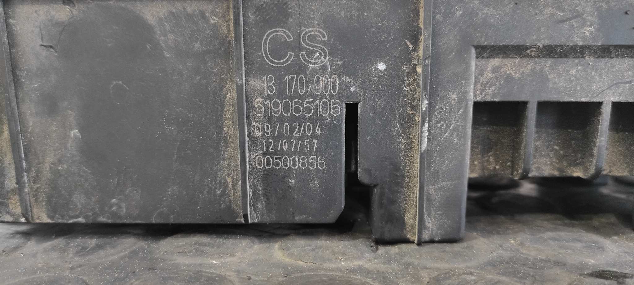 CAJA RELES / FUSIBLES OPEL VECTRA C BERLINA - vista 2