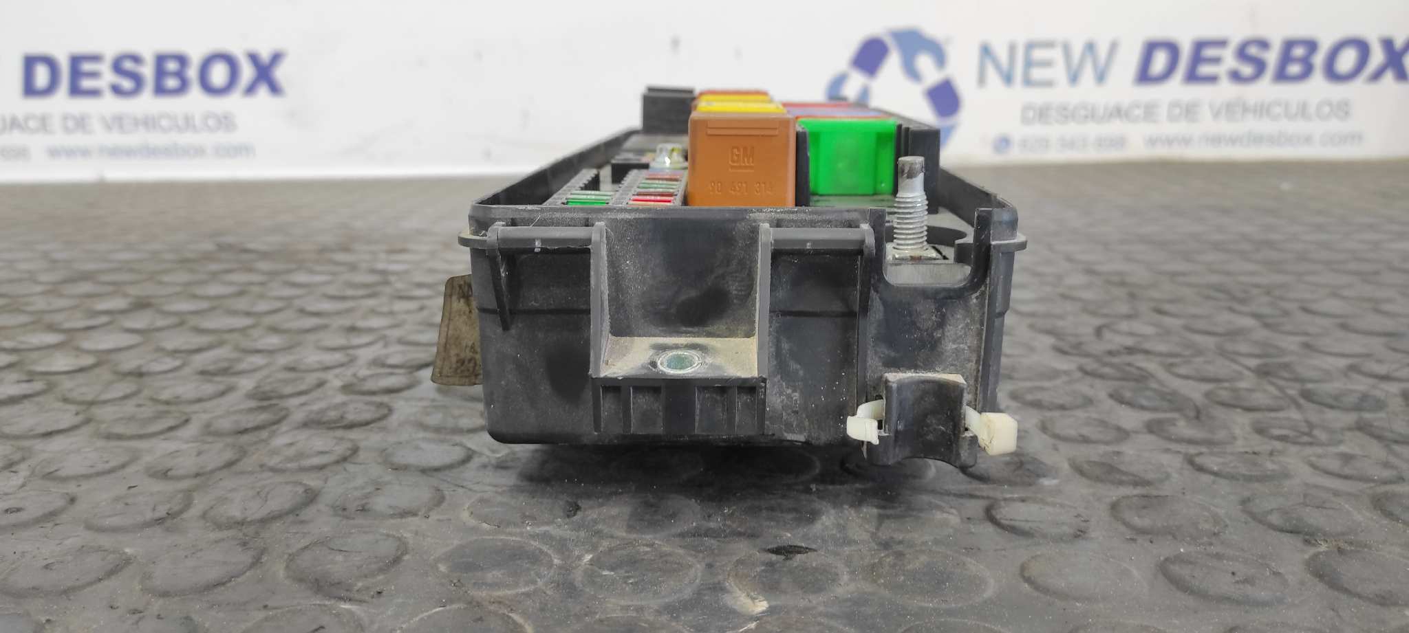 CAJA RELES / FUSIBLES OPEL VECTRA C BERLINA - vista 7