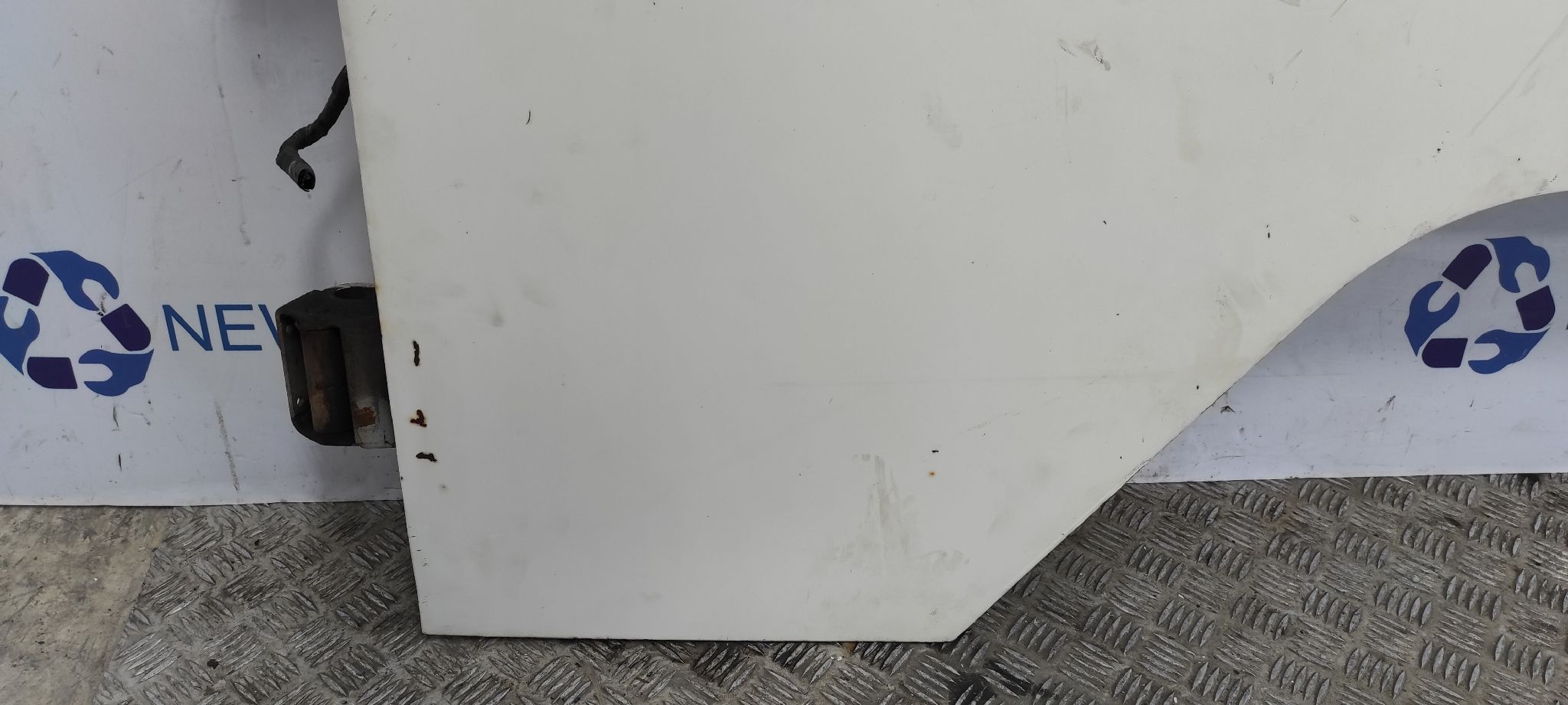 PUERTA DELANTERA IZQUIERDA NISSAN L-35 - vista 2