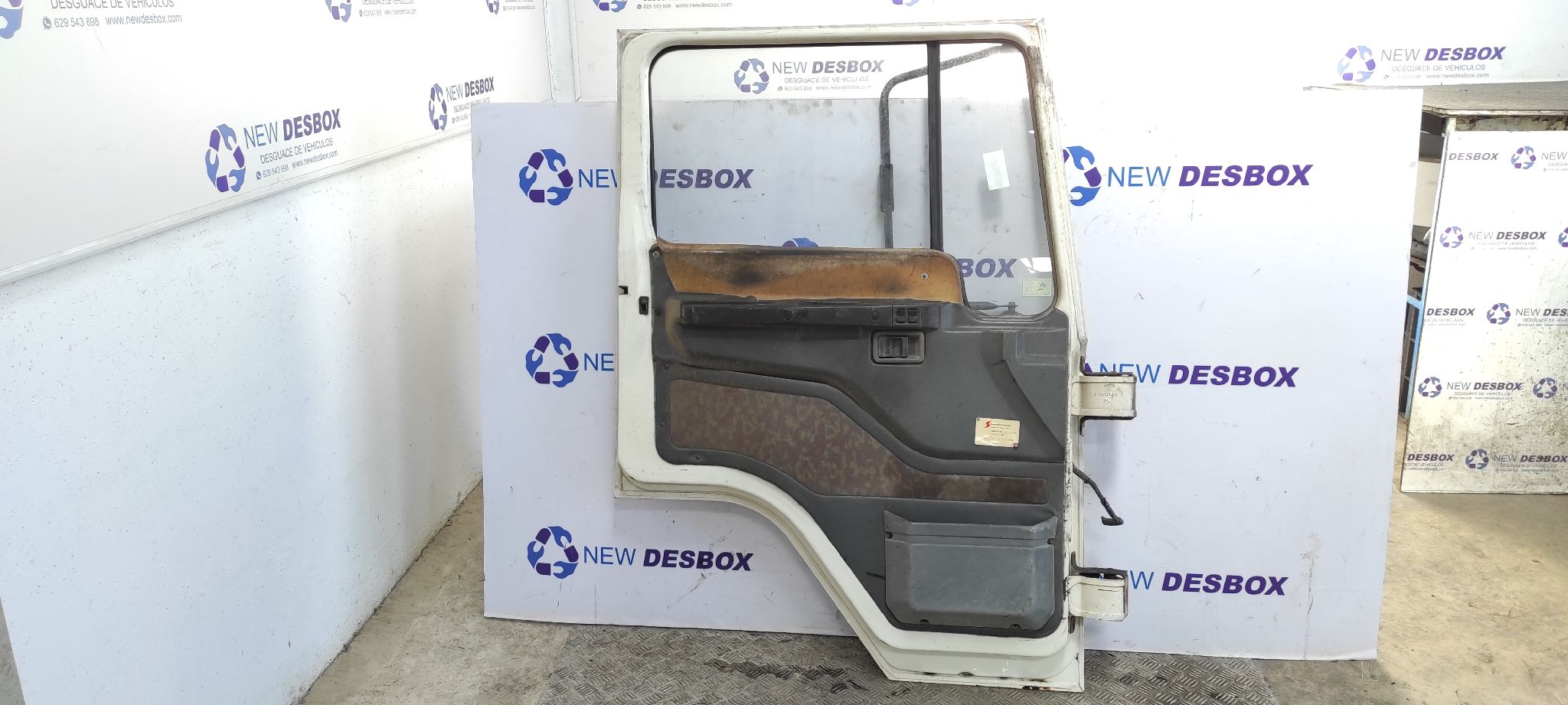 PUERTA DELANTERA IZQUIERDA NISSAN L-35 - vista 7