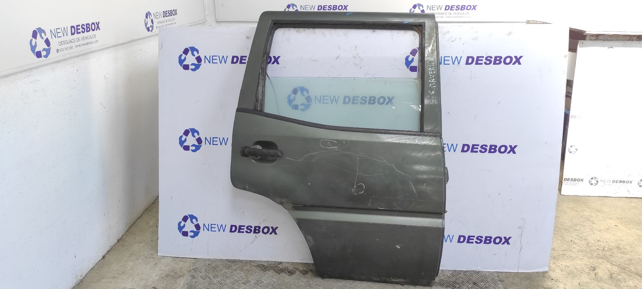 PUERTA TRASERA DERECHA FORD MAVERICK (ML)