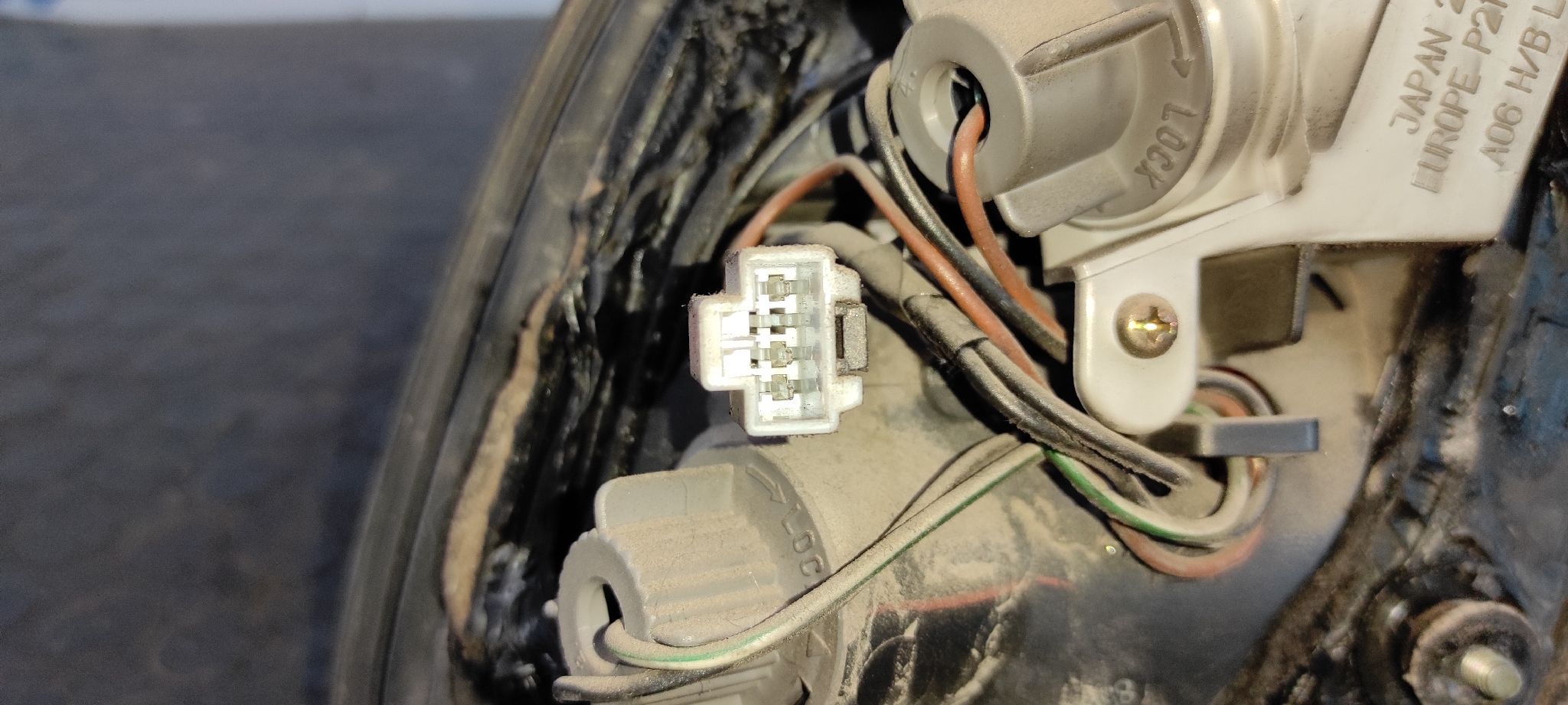 PILOTO PORTON IZQUIERDO NISSAN ALMERA (N15) - vista 3