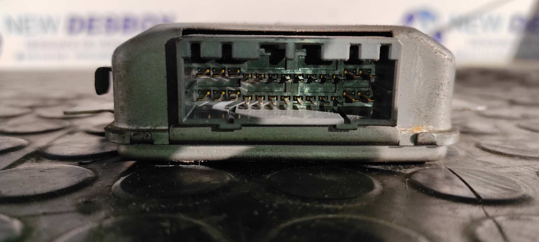 MODULO ELECTRONICO MITSUBISHI ECLIPSE (D20) - vista 3