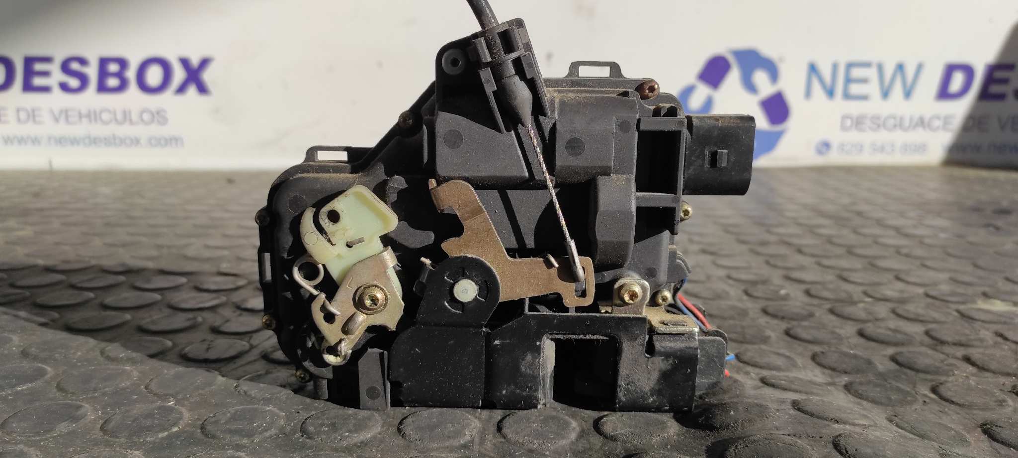 CERRADURA PUERTA DELANTERA IZQUIERDA VOLKSWAGEN GOLF IV VARIANT (1J5) - vista 6