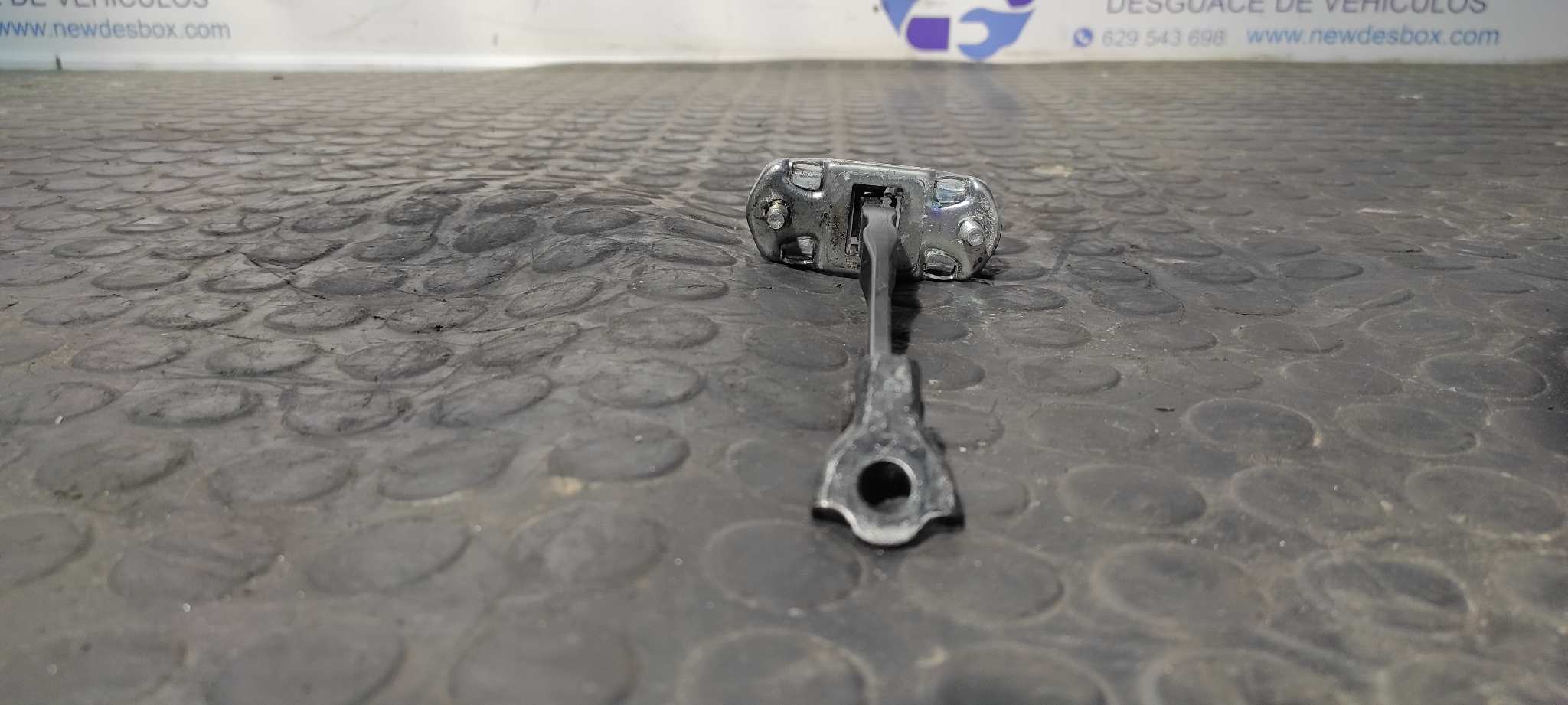 RETENEDOR PUERTA DERECHA RENAULT CLIO III