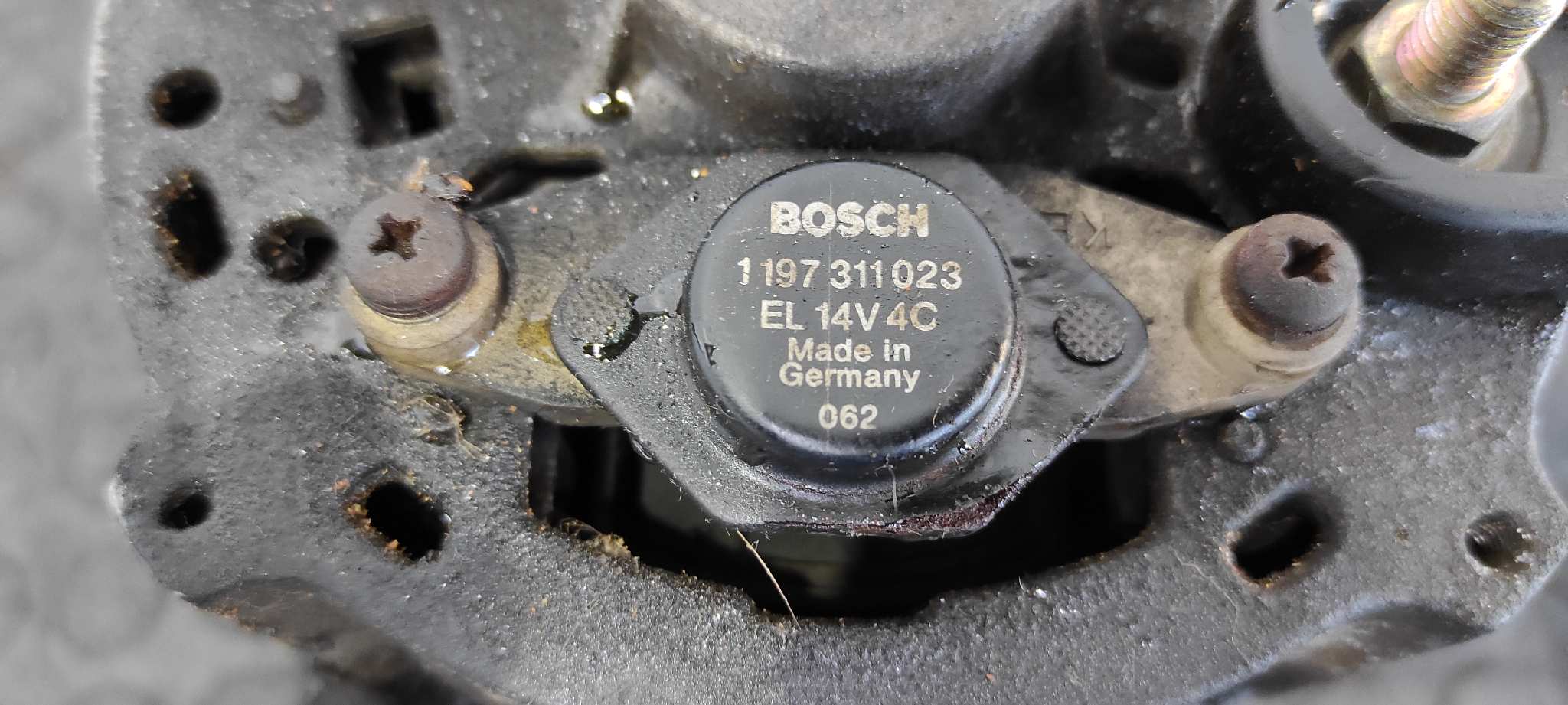 ALTERNADOR MERCEDES-BENZ CLASE E (W124) BERLINA - vista 2