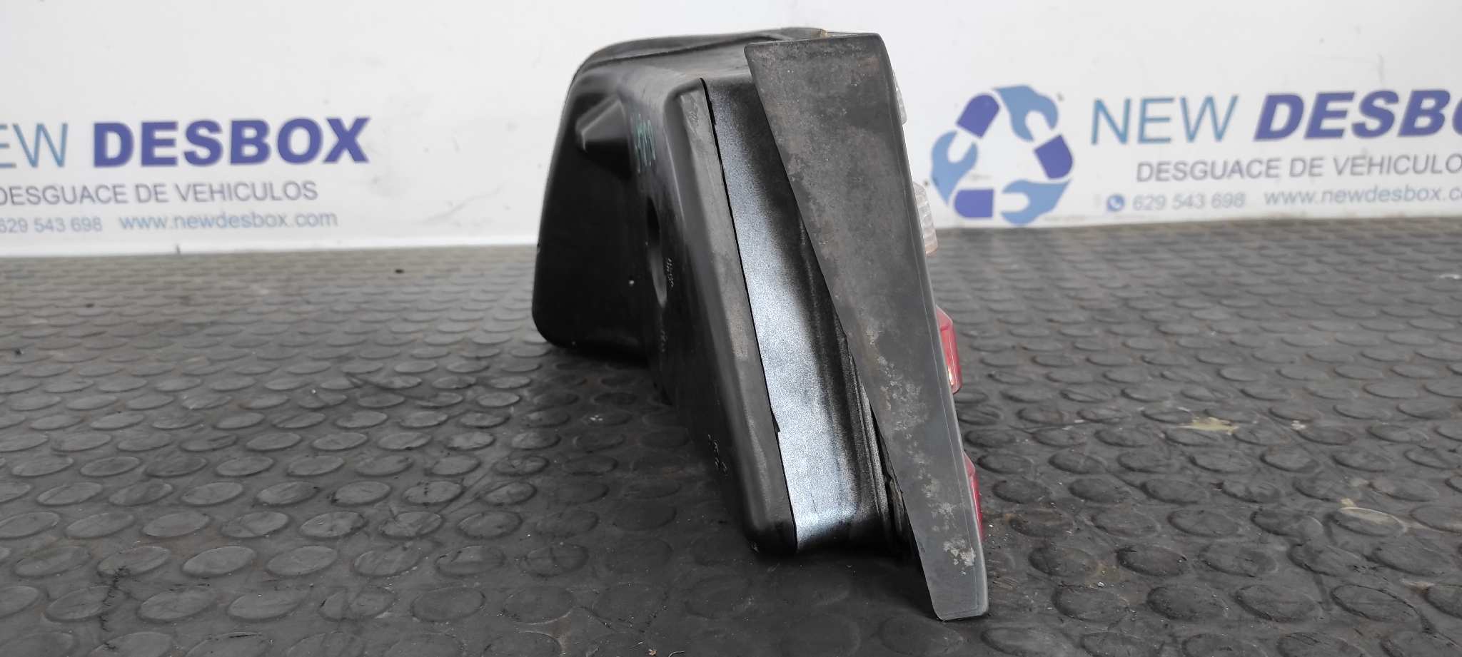 PILOTO TRASERO DERECHO MERCEDES-BENZ CLASE E (W124) BERLINA - vista 7