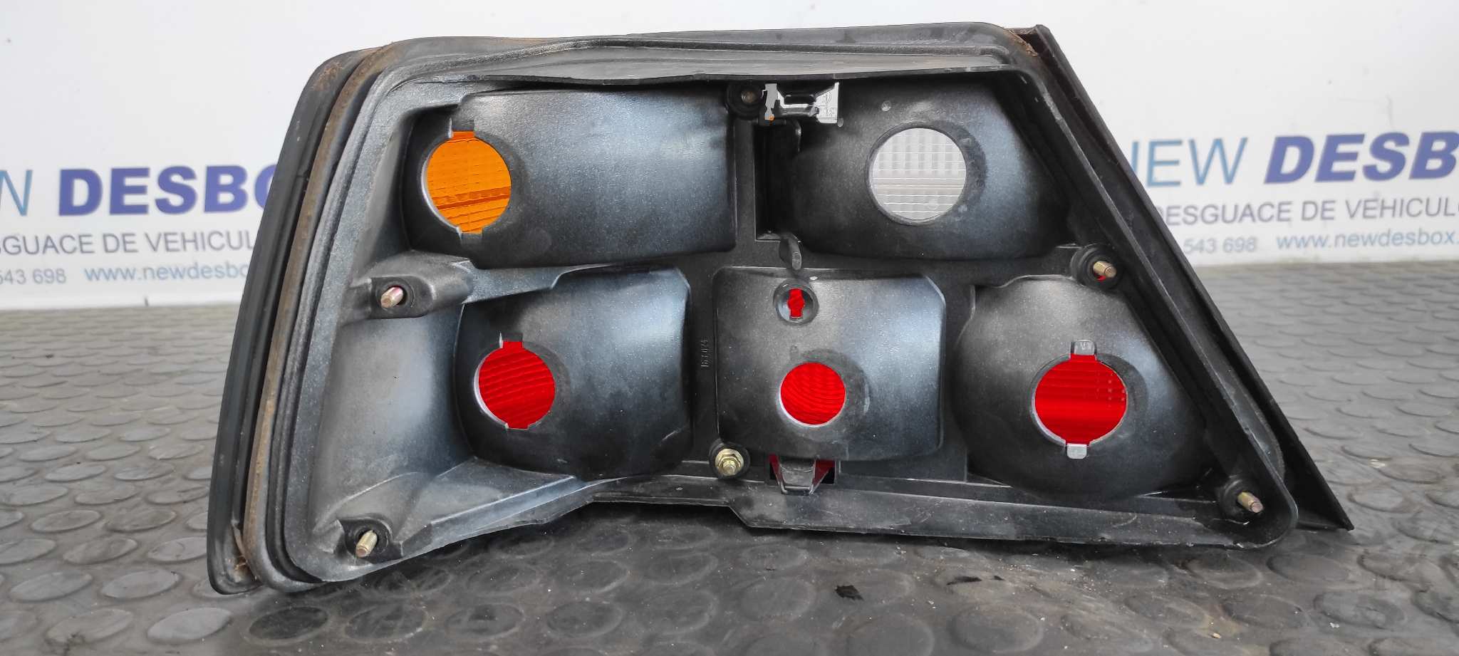 PILOTO TRASERO DERECHO MERCEDES-BENZ CLASE E (W124) BERLINA - vista 4