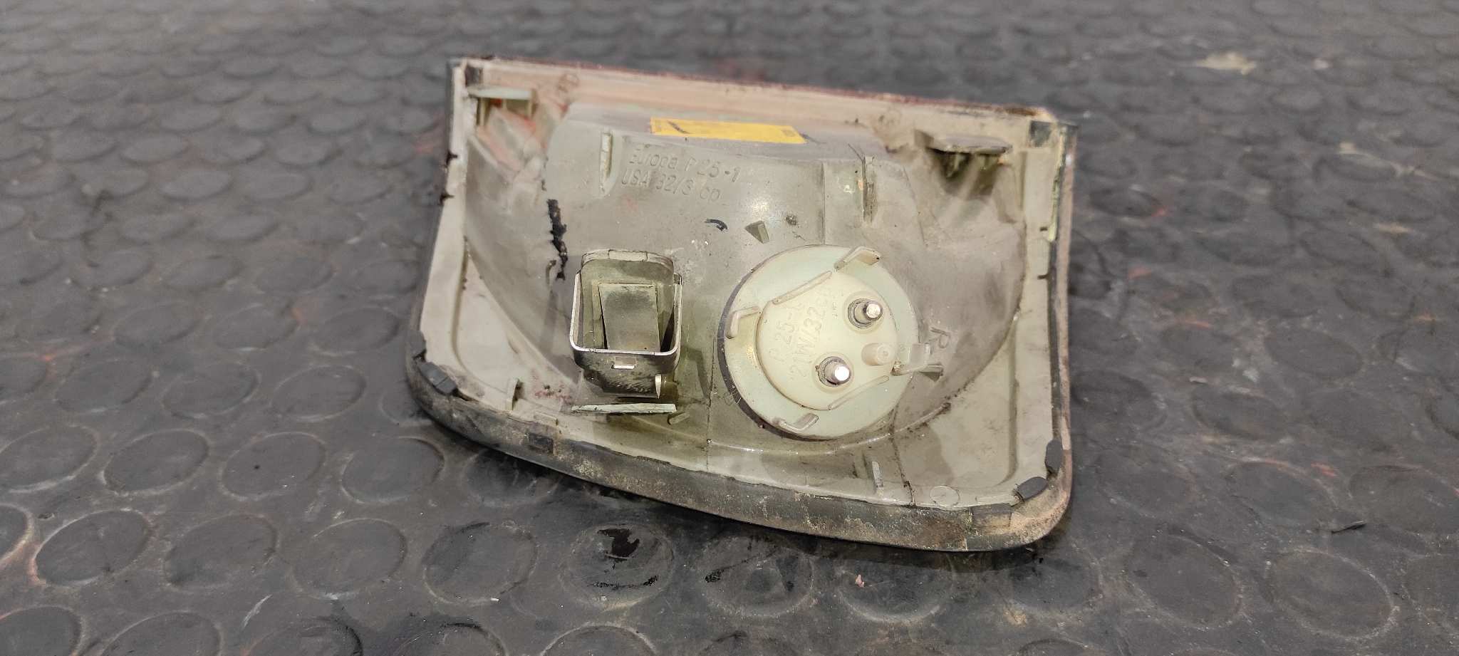 PILOTO DELANTERO DERECHO MERCEDES-BENZ CLASE E (W124) BERLINA - vista 3