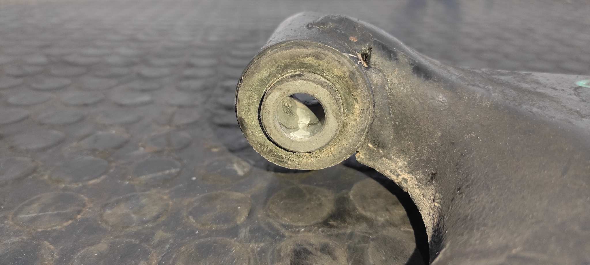 BRAZO DERECHO INFERIOR DELANTERO CHEVROLET CAPTIVA - vista 2