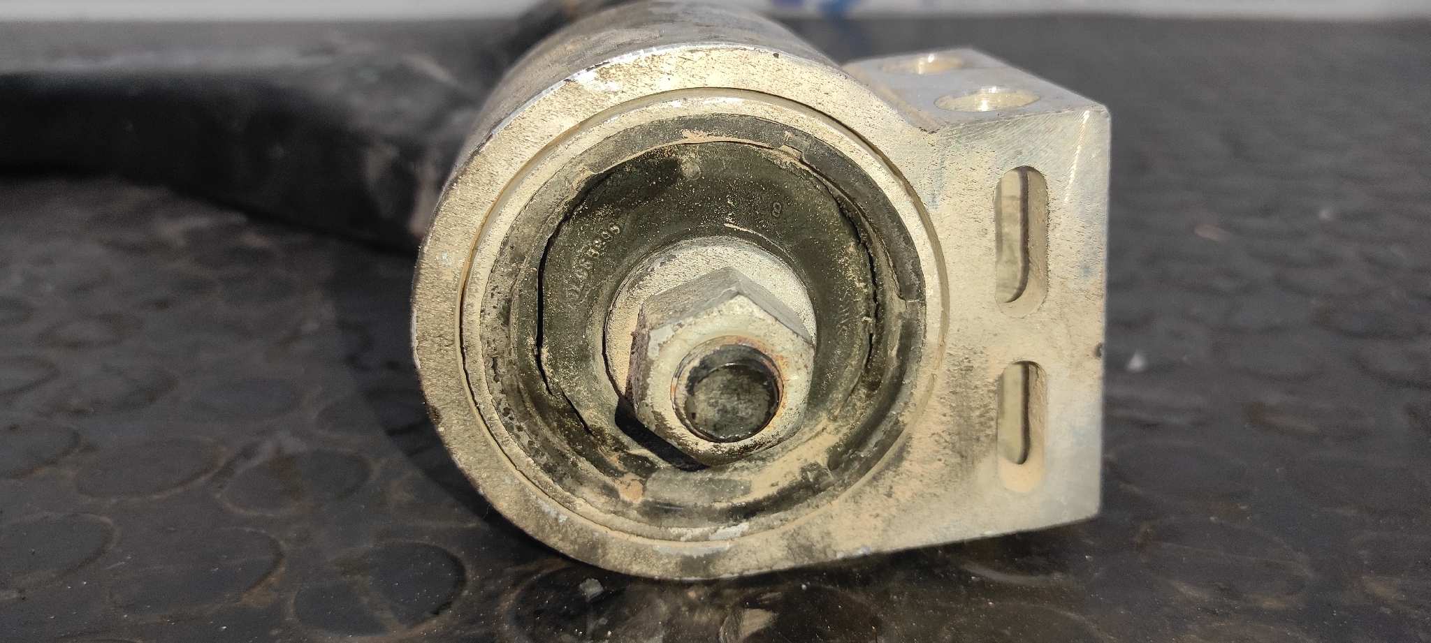 BRAZO IZQUIERDO INFERIOR DELANTERO CHEVROLET CAPTIVA - vista 5