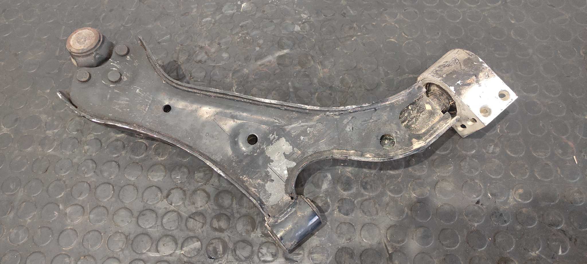 BRAZO IZQUIERDO INFERIOR DELANTERO CHEVROLET CAPTIVA - vista 8