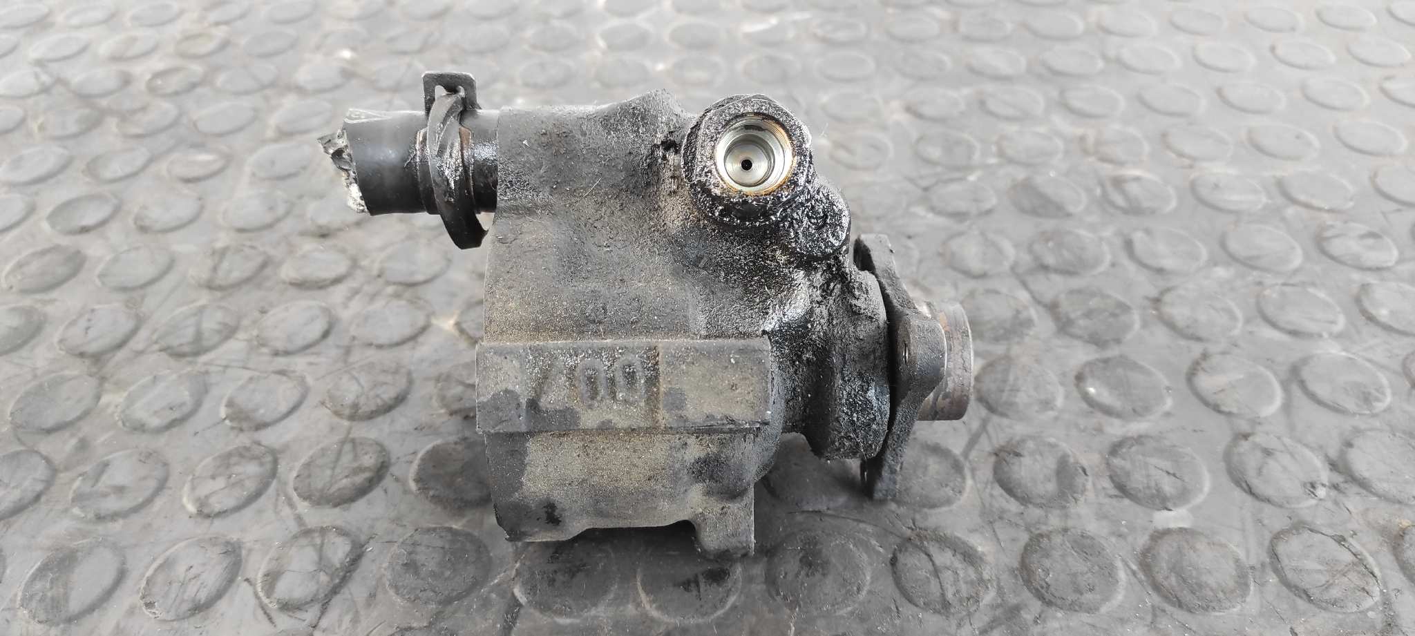 BOMBA DIRECCION RENAULT KANGOO (F/KC0) - vista 3