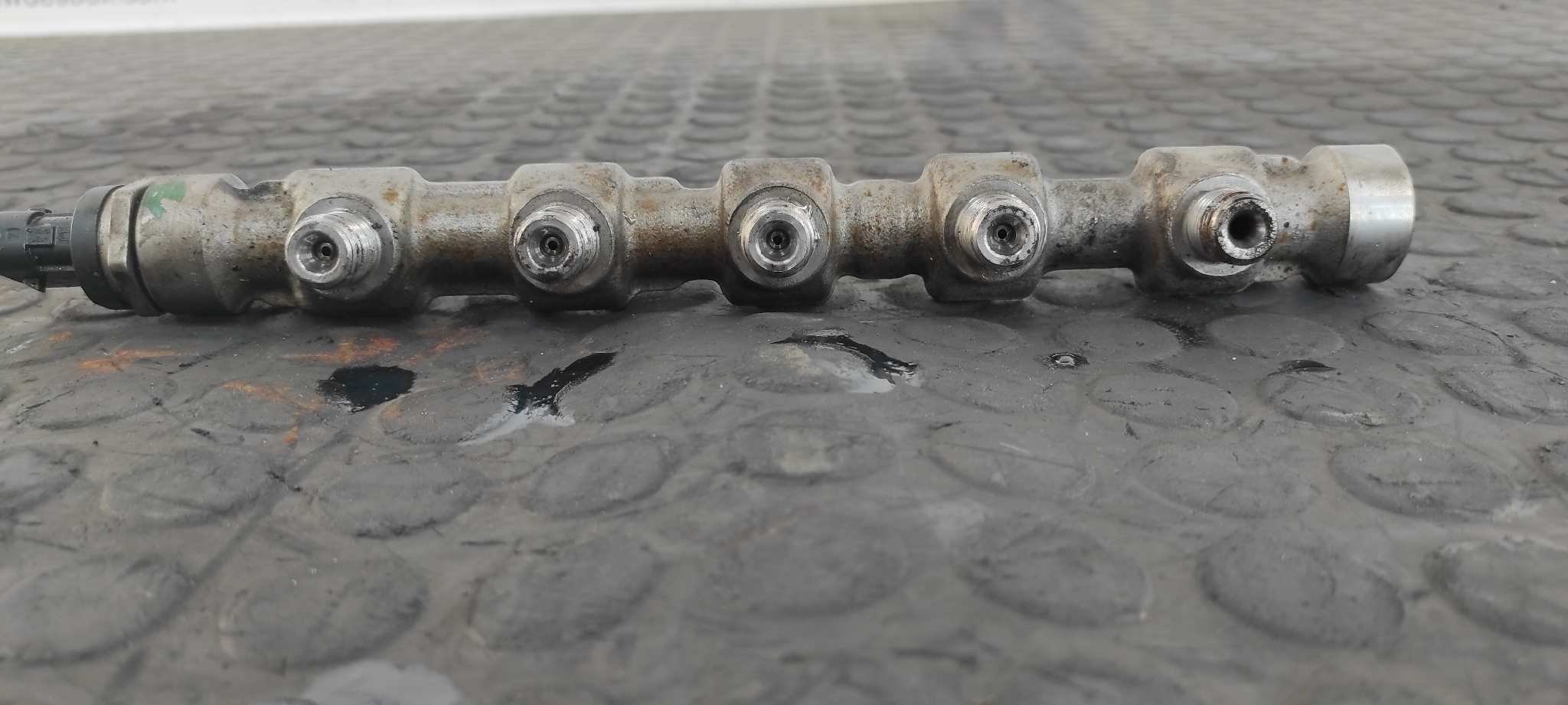 RAMPA INYECTORA HYUNDAI I30 - vista 4