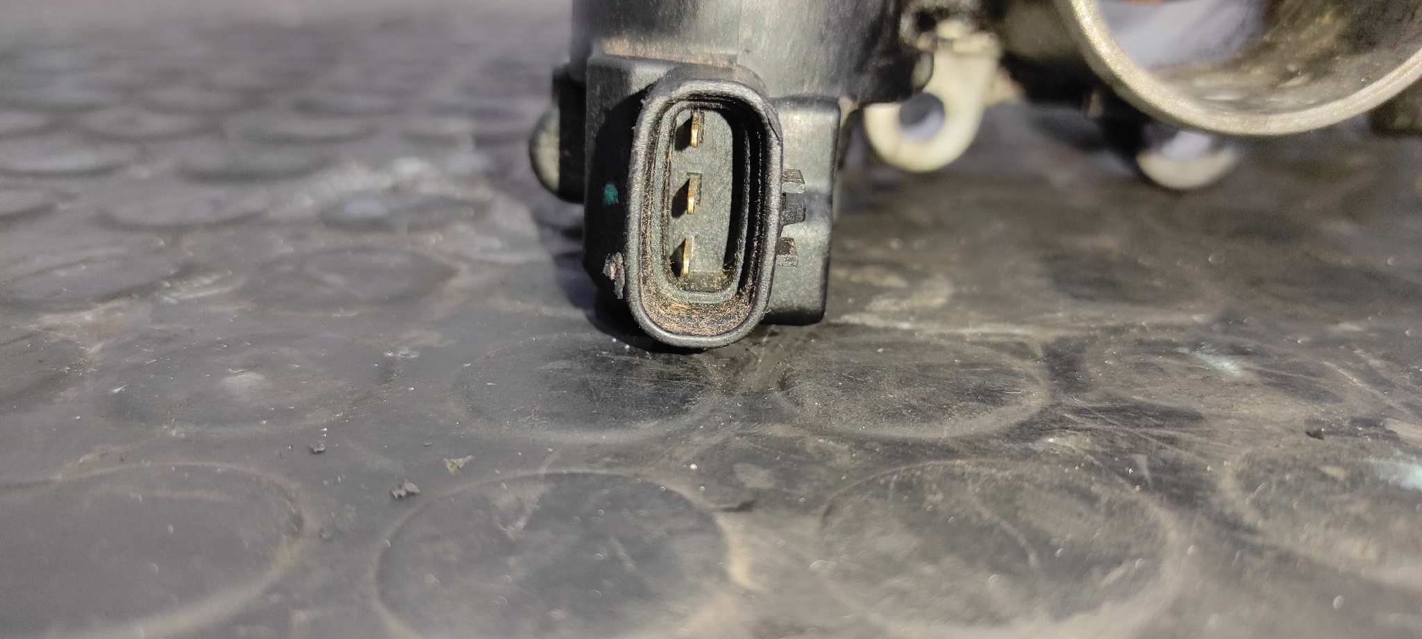 CAJA MARIPOSA TOYOTA COROLLA (E12) - vista 3