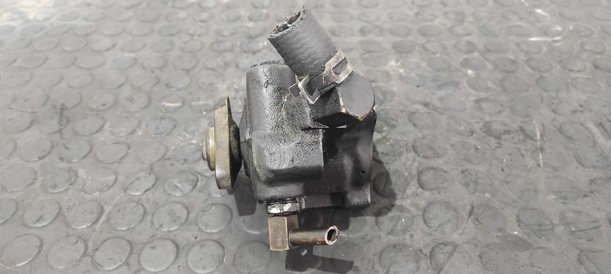 BOMBA DIRECCION FORD EXPLORER 4.0 - vista 2